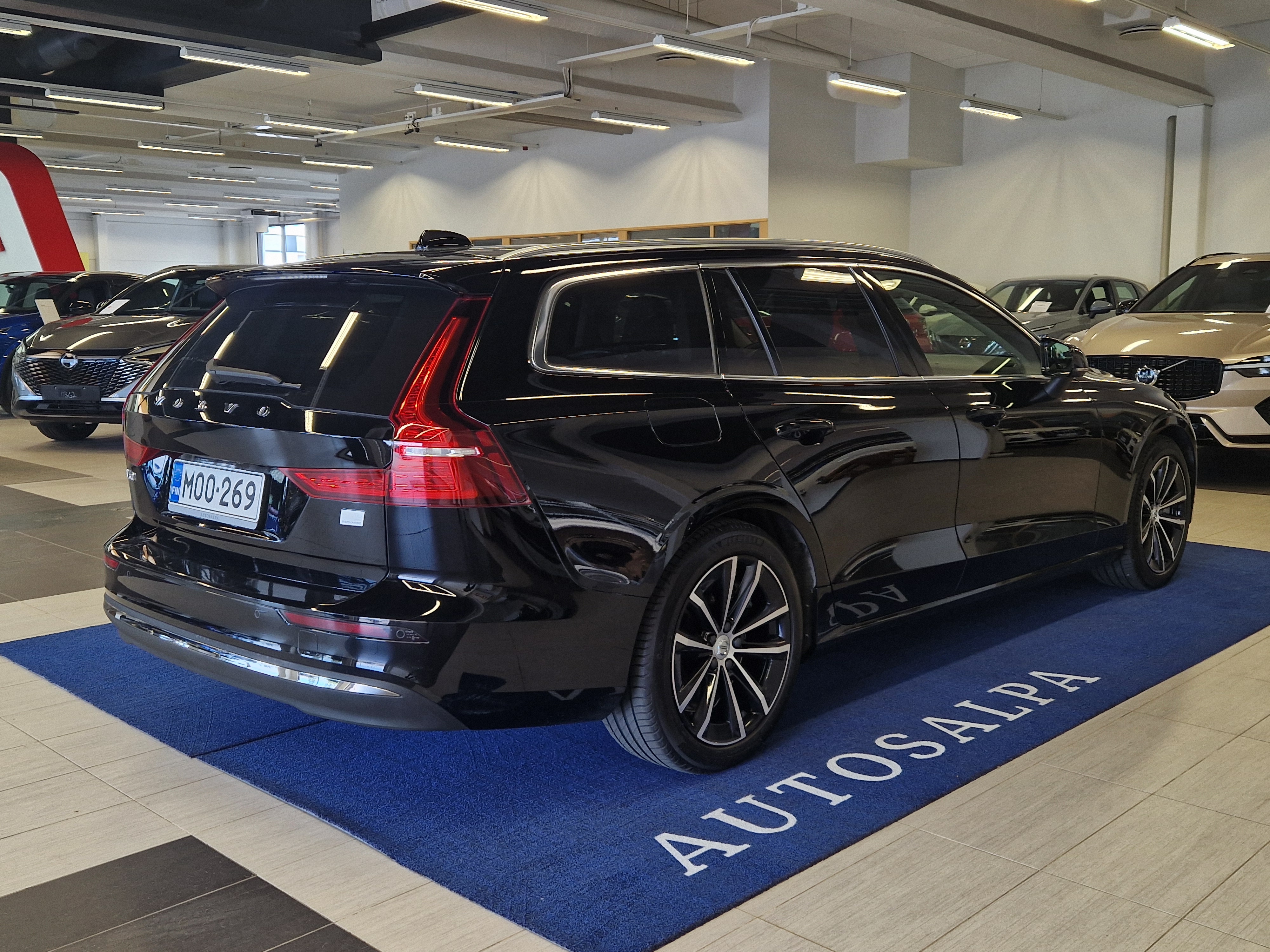Volvo V60 2023, kuva 4/22