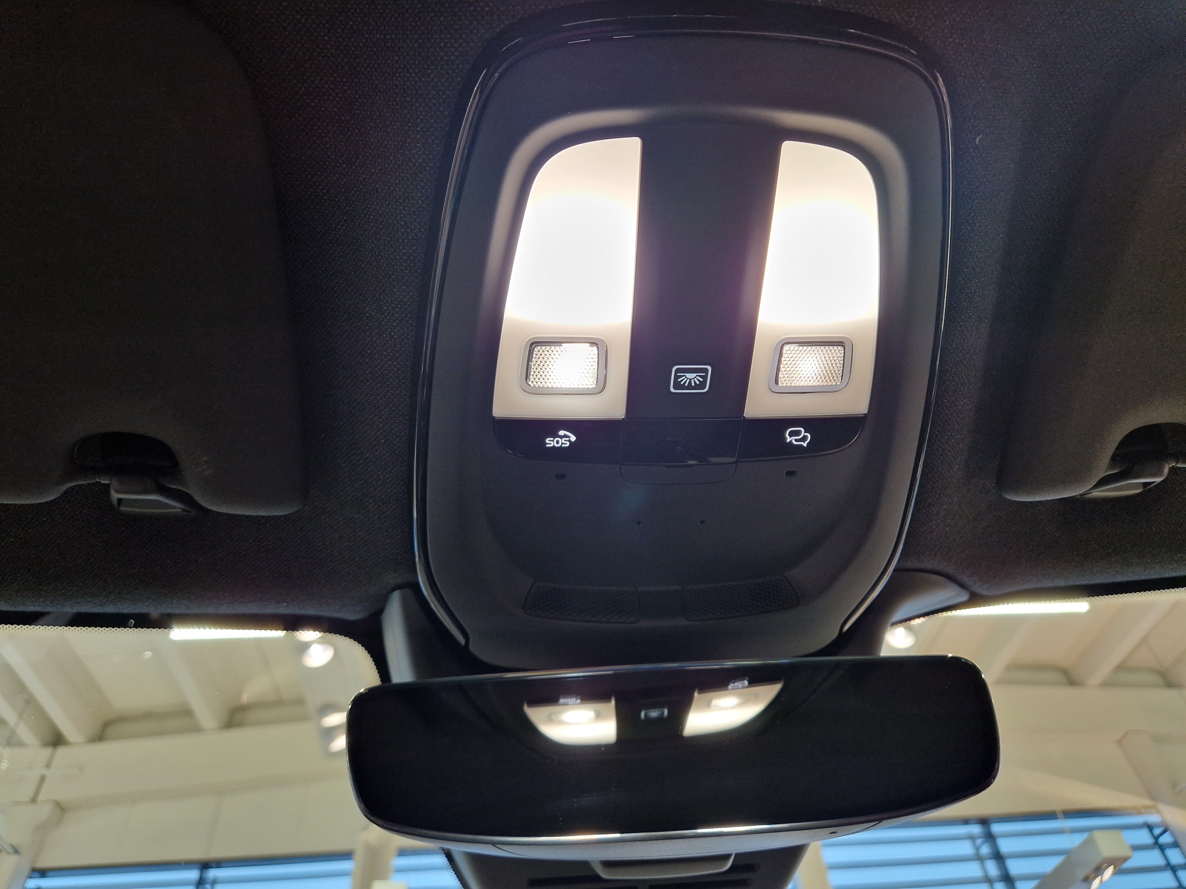 Volvo XC40 B3 MHEV PLUS DARK DCT TAKUU 24KK/40TKM