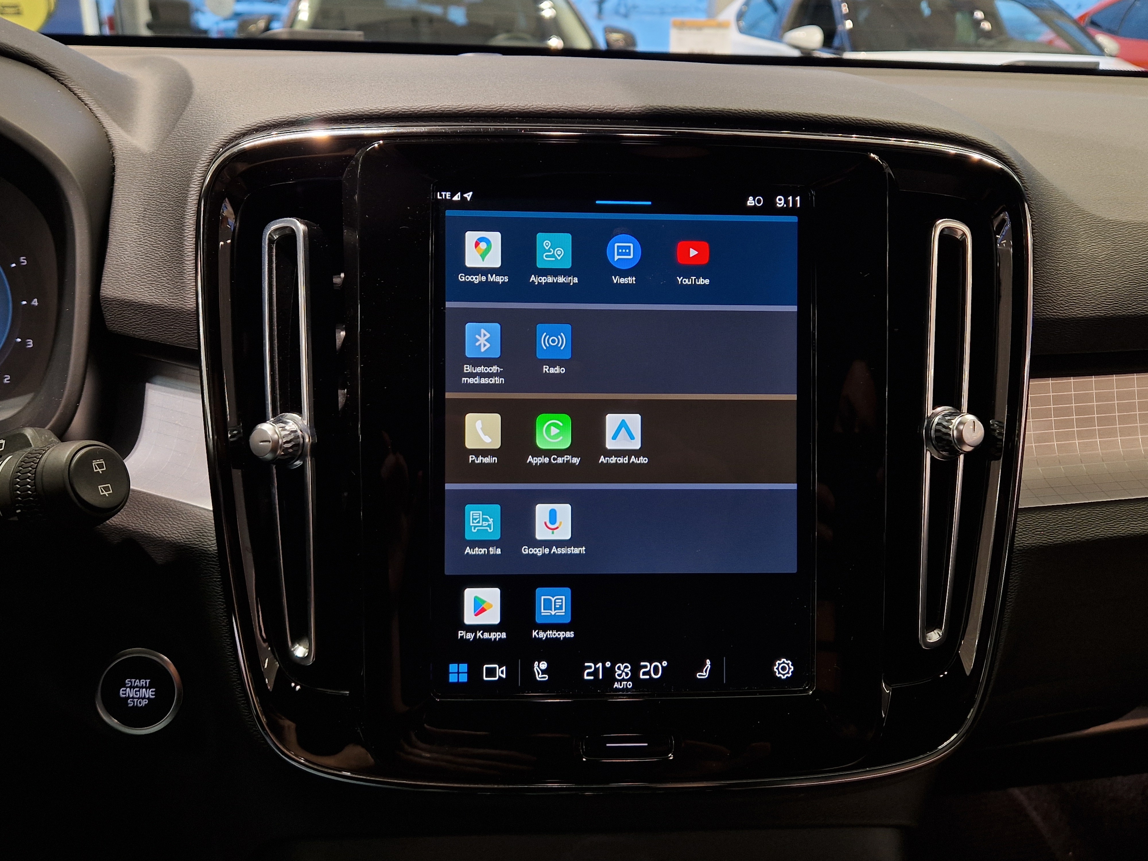 Volvo XC40 B3 MHEV PLUS DARK DCT TAKUU 24KK/40TKM