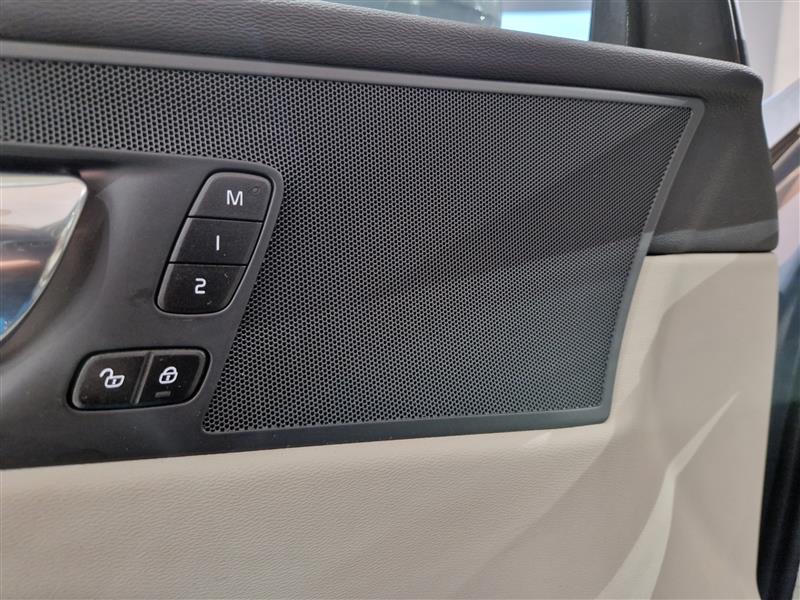 Volvo XC60 T6 AWD LONG RANGE PLUS BRIGHT. TAKUU 24KK/40TKM