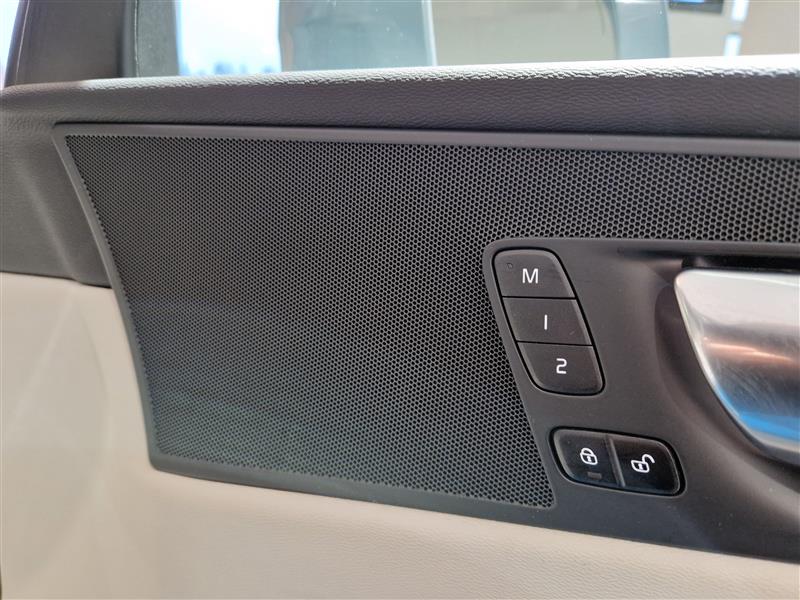 Volvo XC60 T6 AWD LONG RANGE PLUS BRIGHT. TAKUU 24KK/40TKM