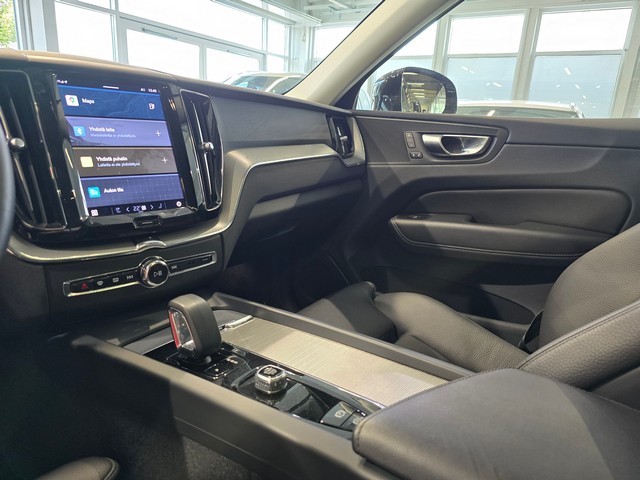 Volvo XC60 T8 AWD LONG RANGE PLUS DARK TAKUU 24KK/40TKM