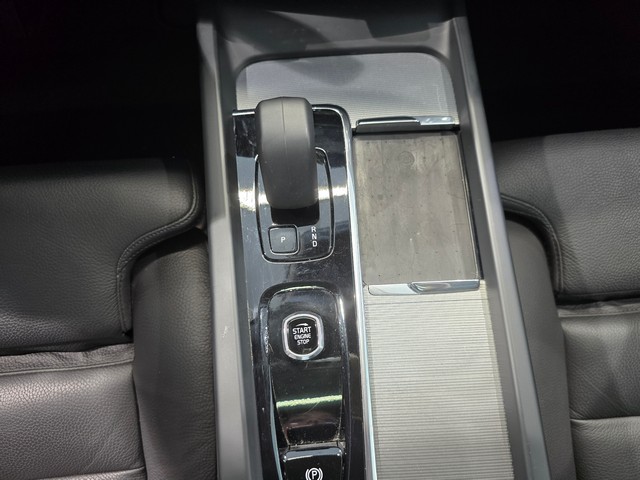 Volvo XC60 T8 AWD LONG RANGE PLUS DARK TAKUU 24KK/40TKM