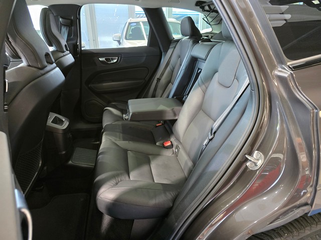 Volvo XC60 T8 AWD LONG RANGE PLUS DARK TAKUU 24KK/40TKM