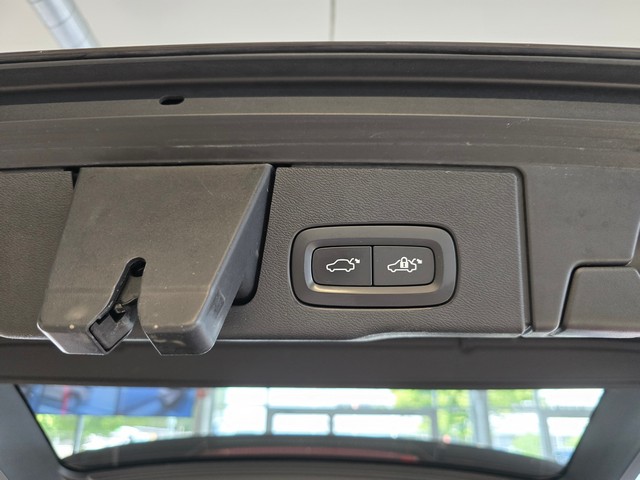 Volvo XC60 T8 AWD LONG RANGE PLUS DARK TAKUU 24KK/40TKM