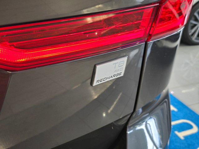 Volvo XC60 T8 AWD LONG RANGE PLUS DARK TAKUU 24KK/40TKM