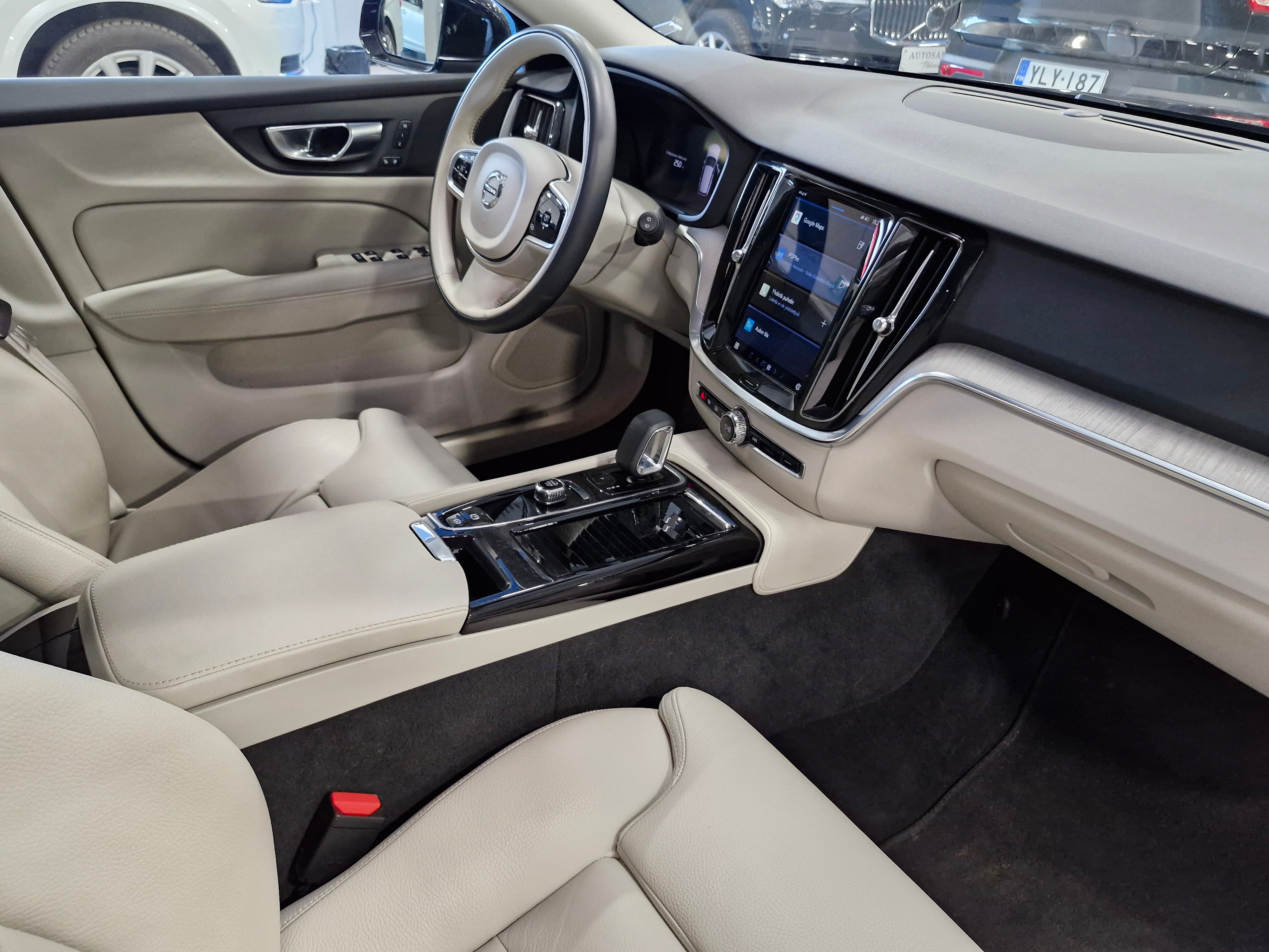 Volvo V60 T6 AWD LONG RANGE PLUS BRIGHT TAKUU 24KK/40TKM