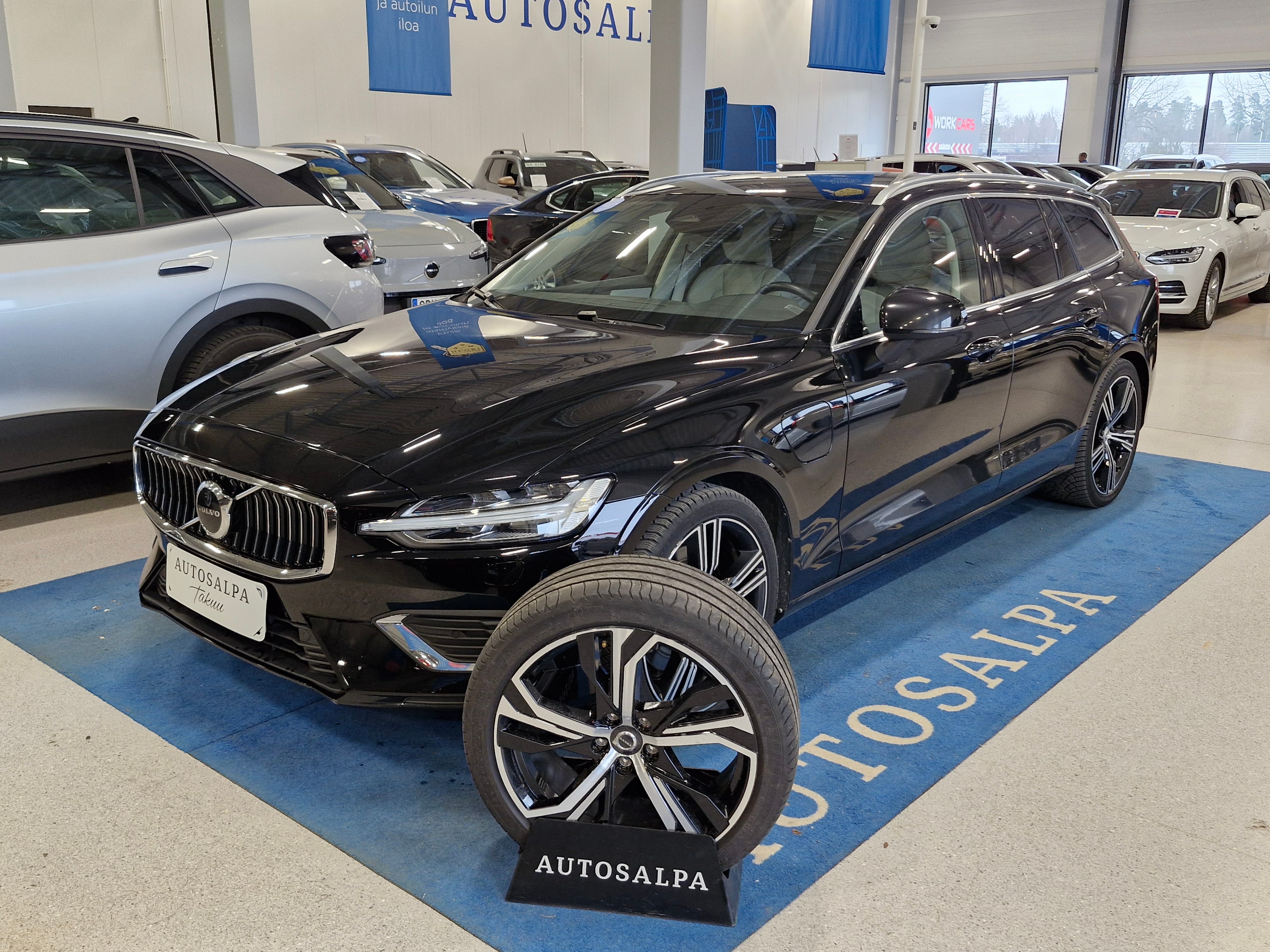 Volvo V60 T6 AWD LONG RANGE PLUS BRIGHT TAKUU 24KK/40TKM