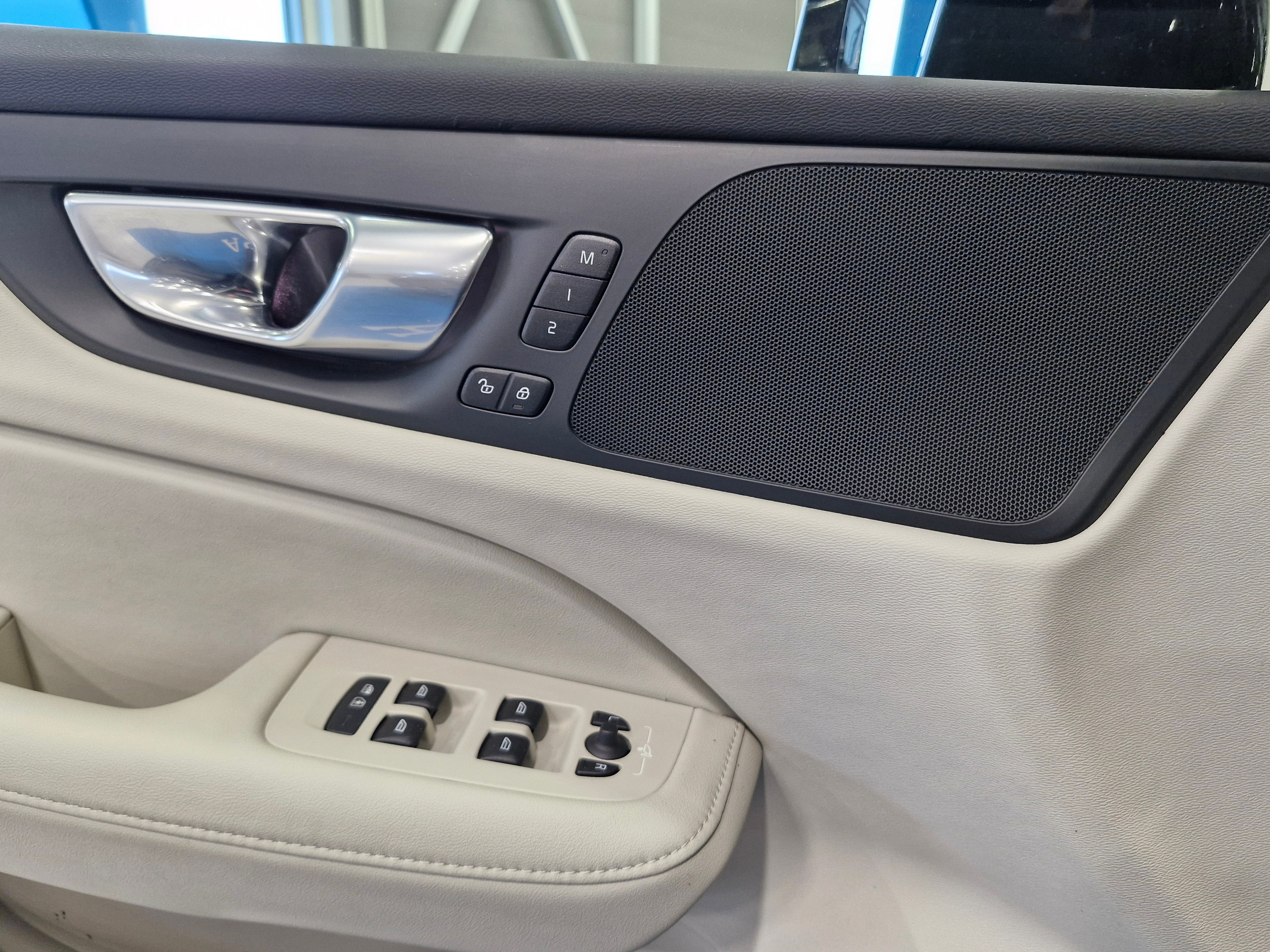 Volvo V60 T6 AWD LONG RANGE PLUS BRIGHT TAKUU 24KK/40TKM