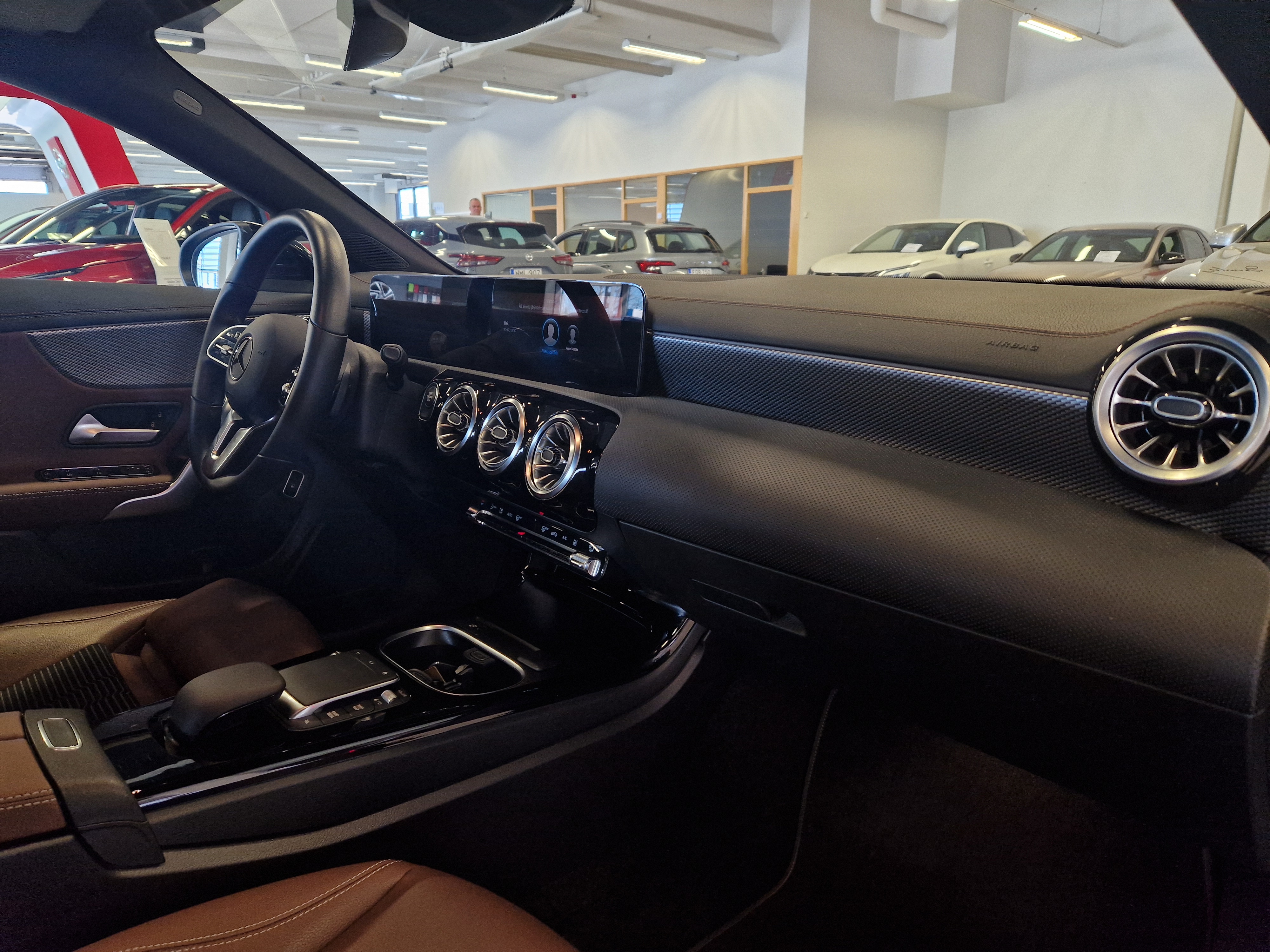 Mercedes-benz CLA 250 E A BUSINESS EDITION TAKUU 24KK/40TKM