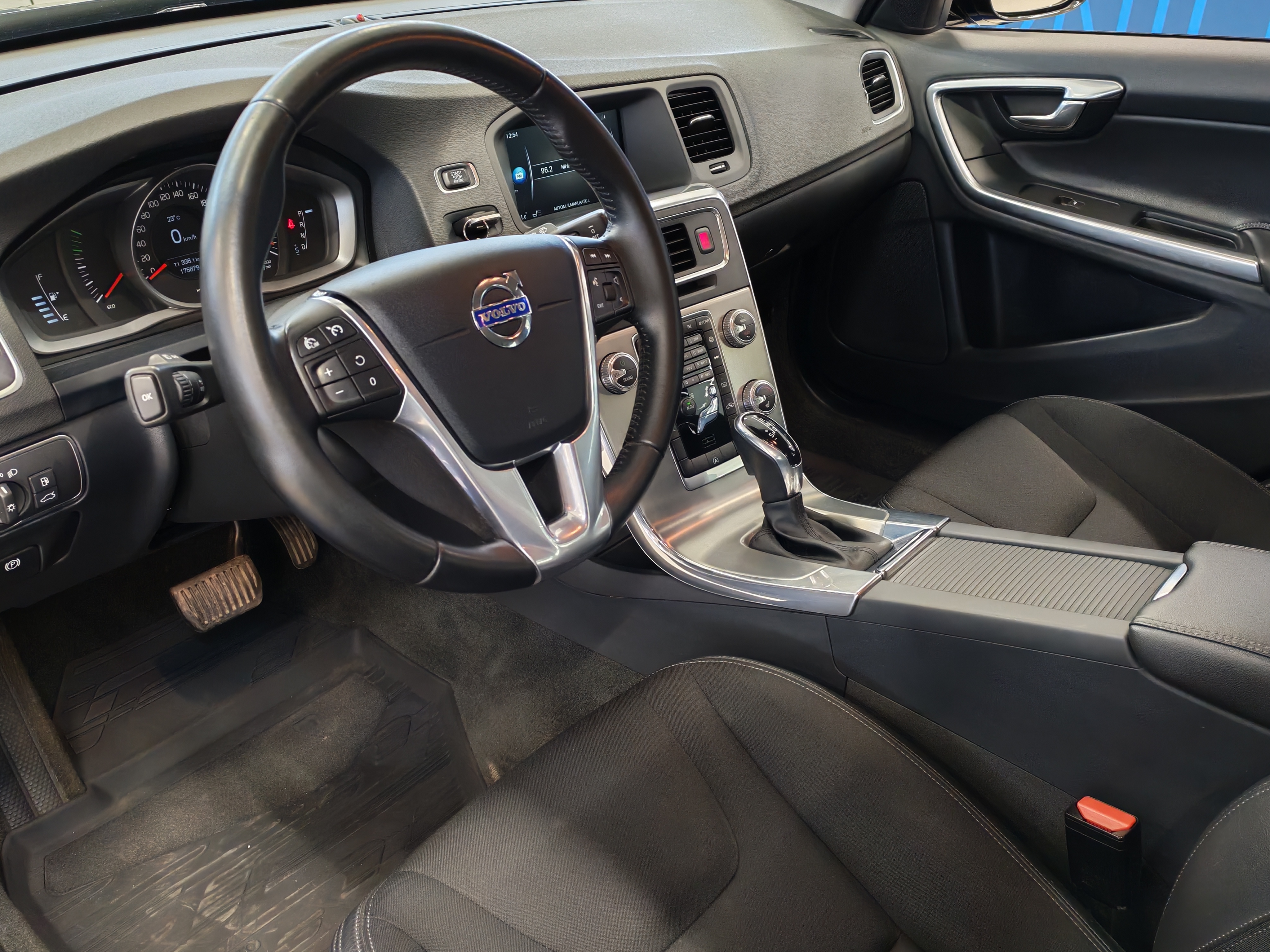 Volvo V60 CROSS COUNTRY D4 AWD BUSINESS AUT