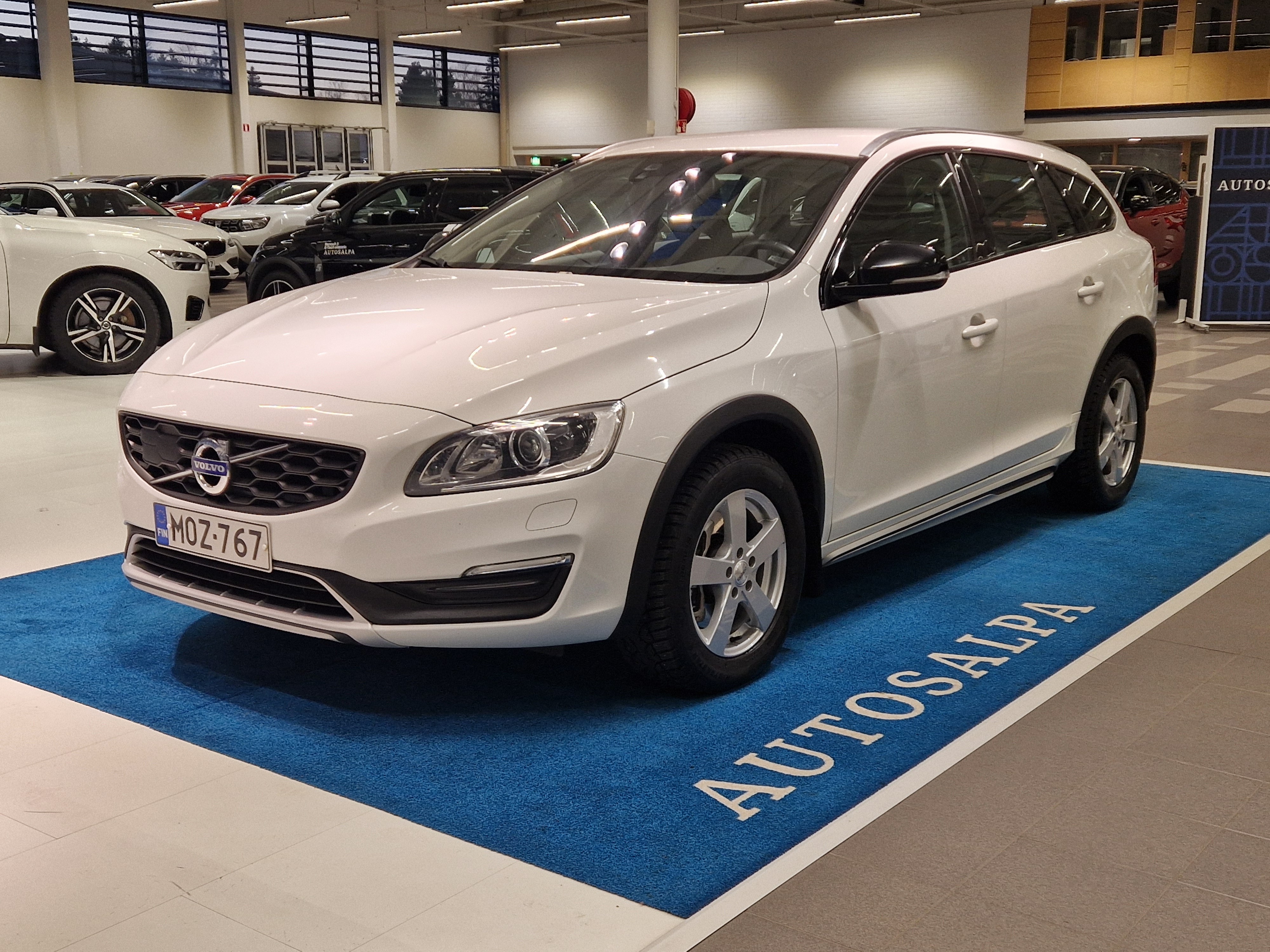 Volvo V60 CROSS COUNTRY D4 AWD MOMENTUM AUT