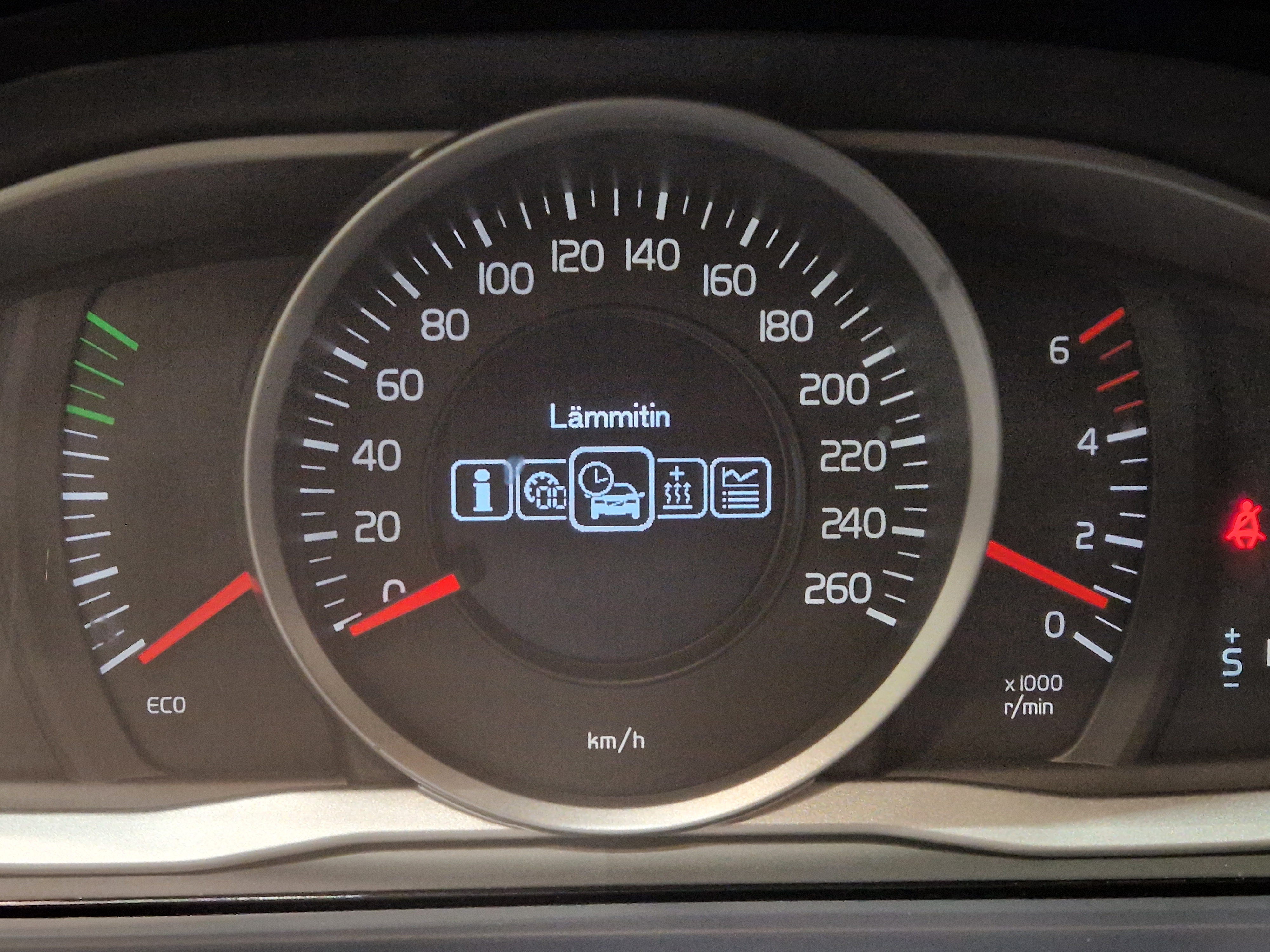 Volvo V60 CROSS COUNTRY D4 AWD MOMENTUM AUT