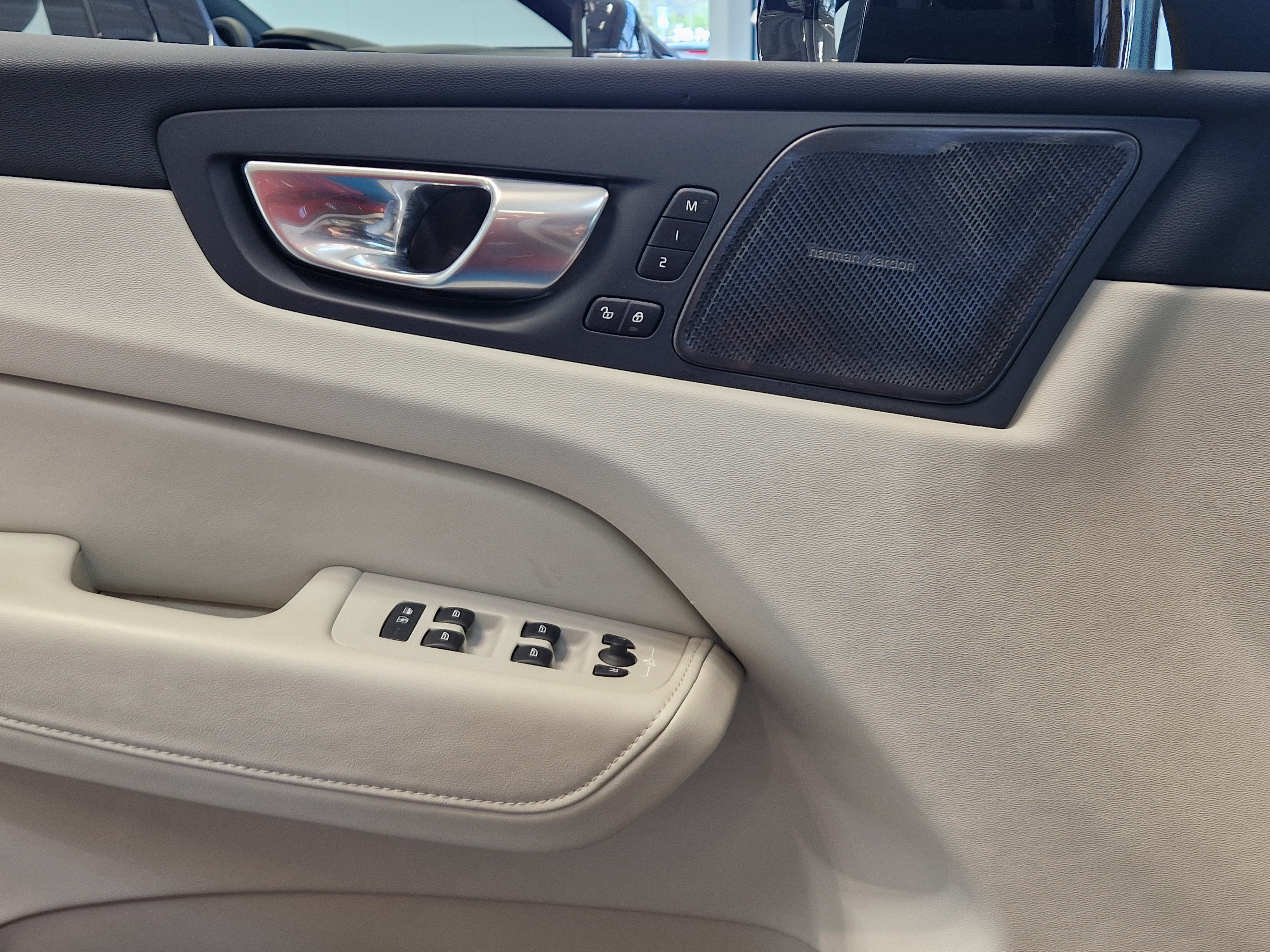 Volvo XC60 T8 AWD LONG RANGE HIGH PERFORMANCE PLUS DARK AUT