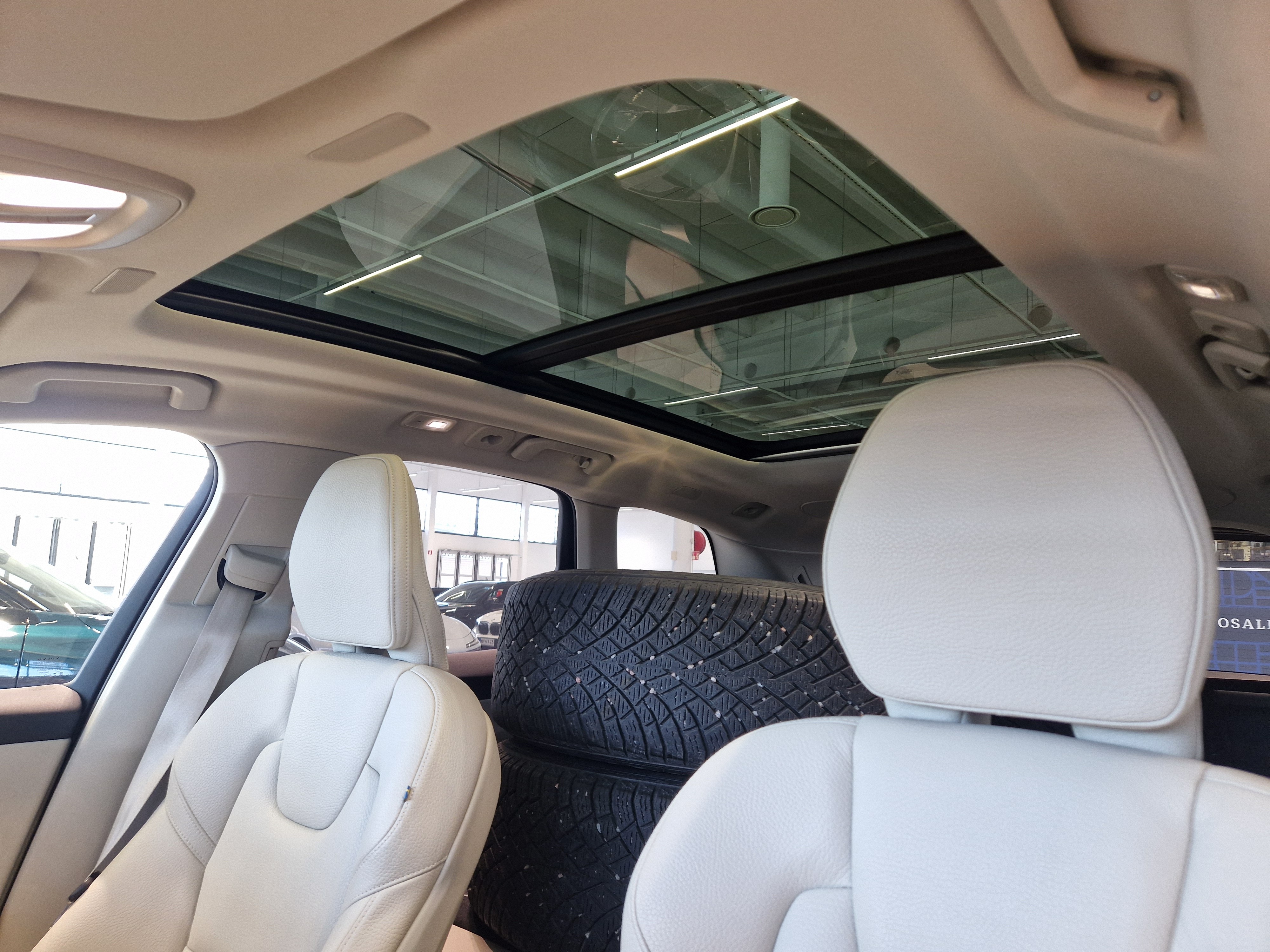 Volvo XC60 T8 AWD LONG RANGE HIGH PERFORMANCE PLUS DARK AUT