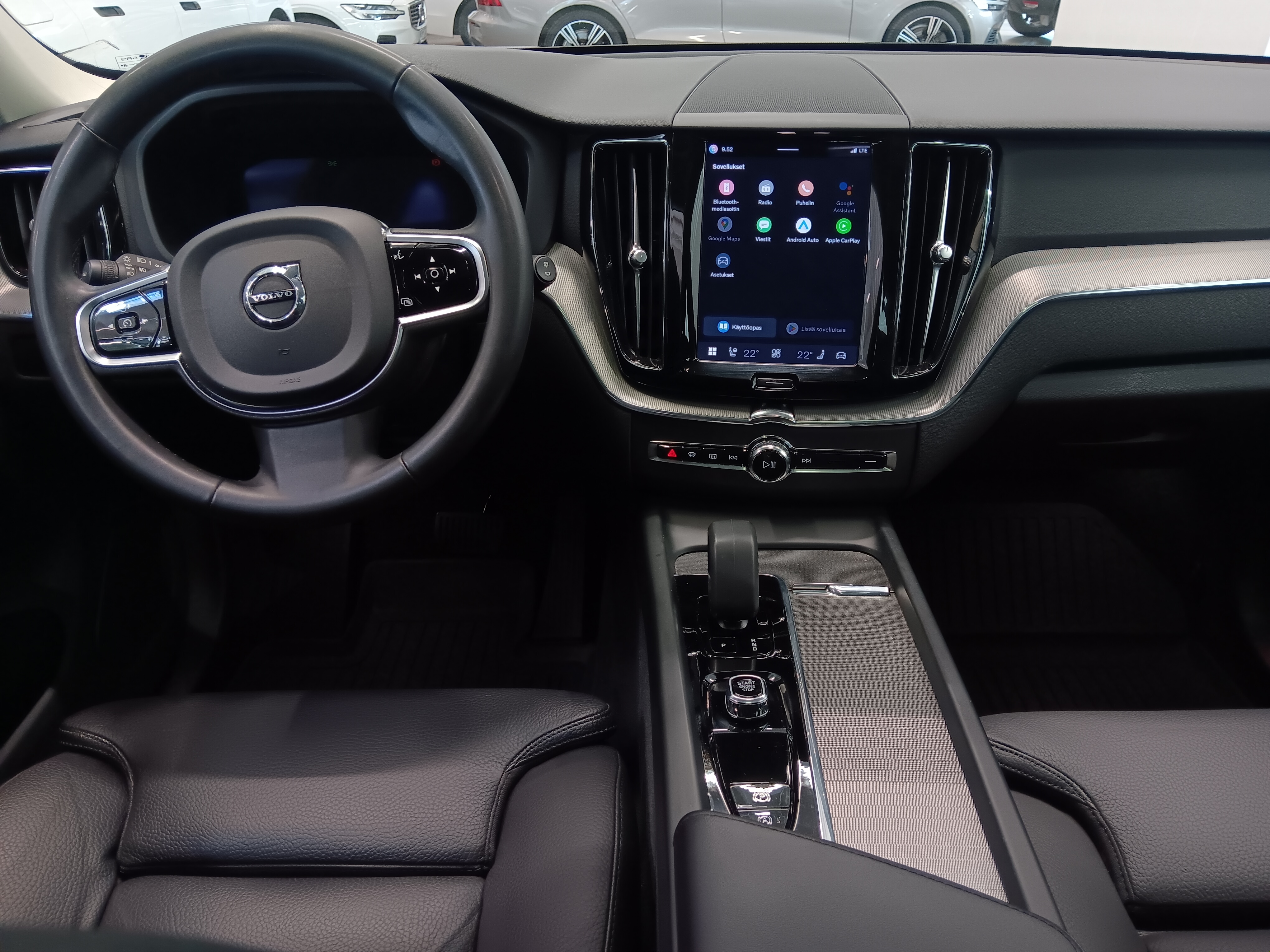 Volvo XC60 T8 AWD LONG RANGE PLUS BRIGHT TAKUU 24KK/40TKM
