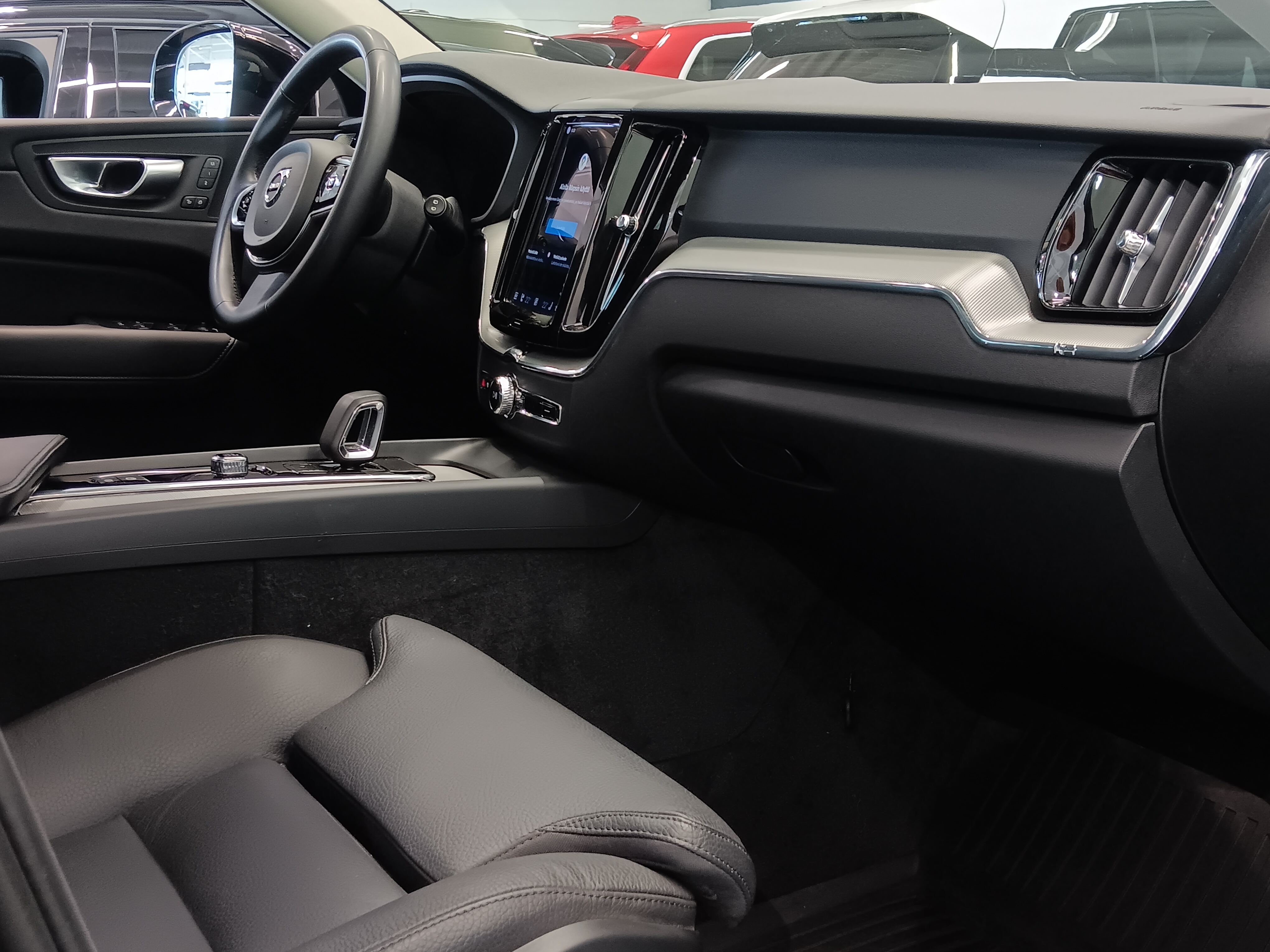 Volvo XC60 T8 AWD LONG RANGE PLUS BRIGHT TAKUU 24KK/40TKM