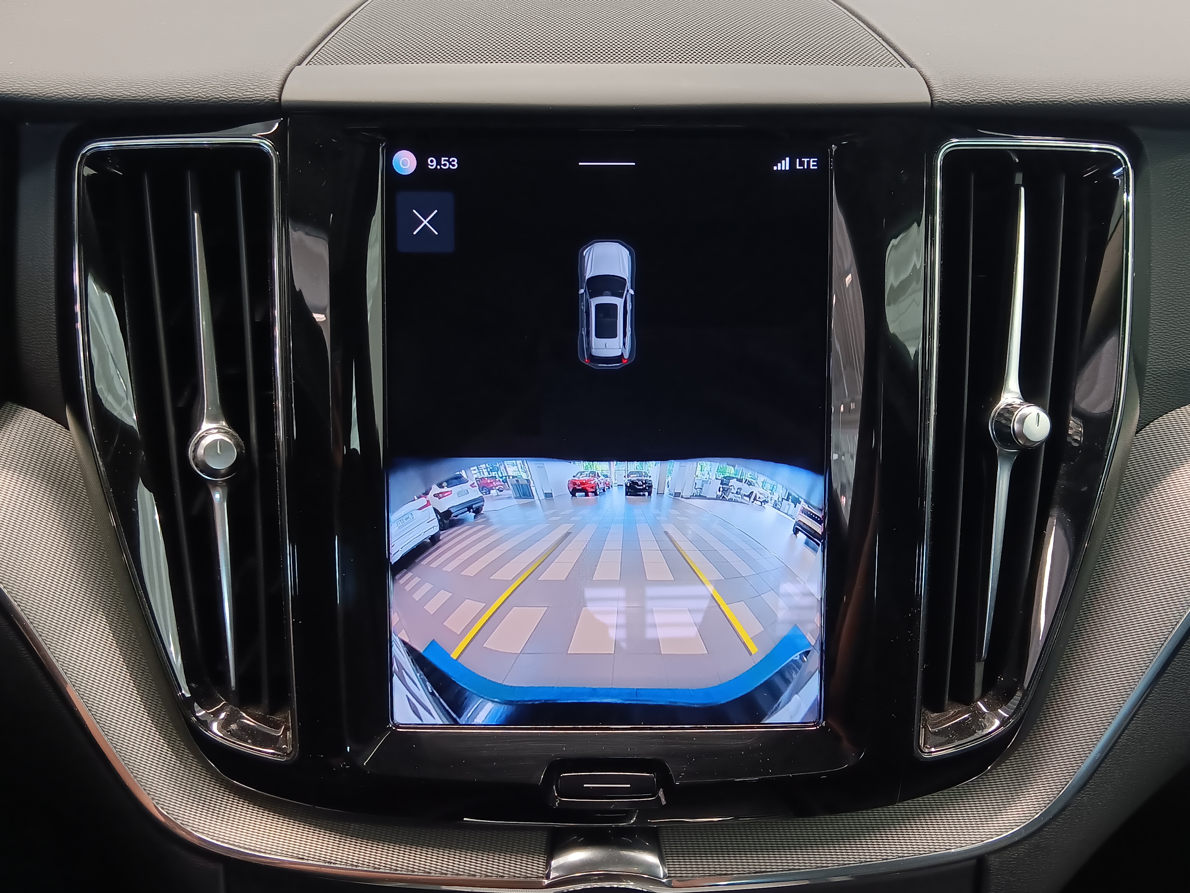 Volvo XC60 T8 AWD LONG RANGE PLUS BRIGHT TAKUU 24KK/40TKM