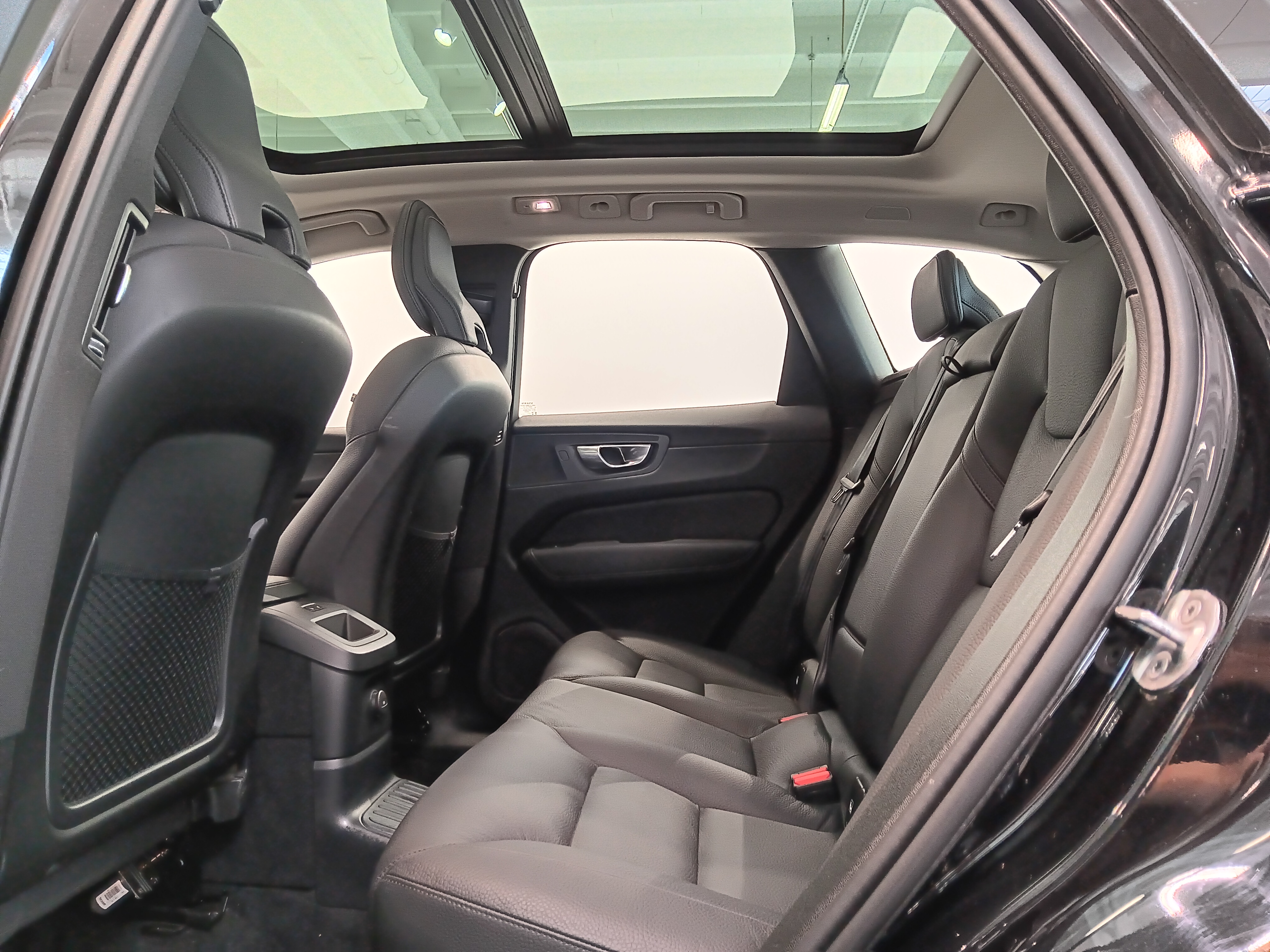 Volvo XC60 T8 AWD LONG RANGE PLUS BRIGHT TAKUU 24KK/40TKM