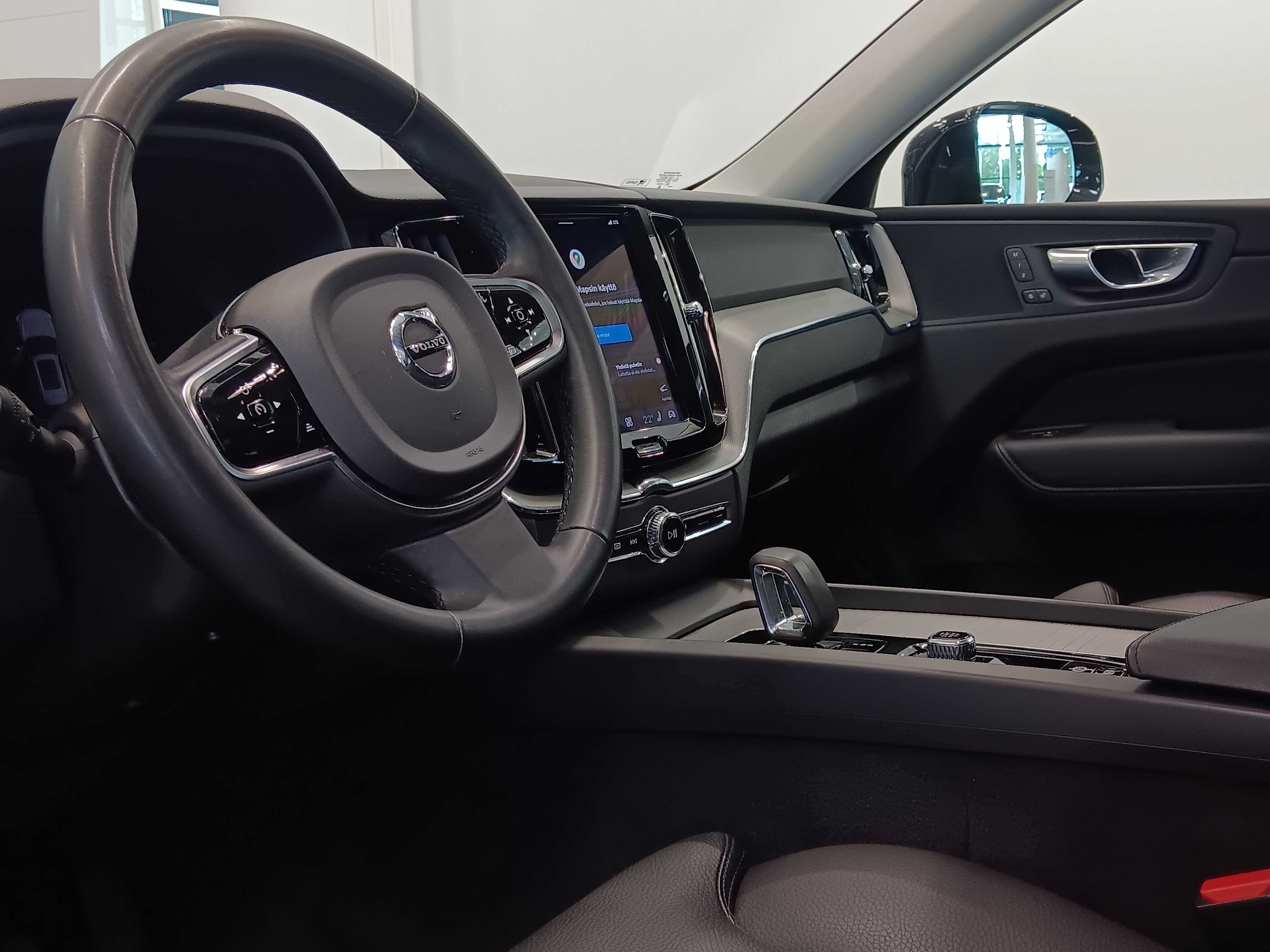 Volvo XC60 T8 AWD LONG RANGE PLUS BRIGHT TAKUU 24KK/40TKM
