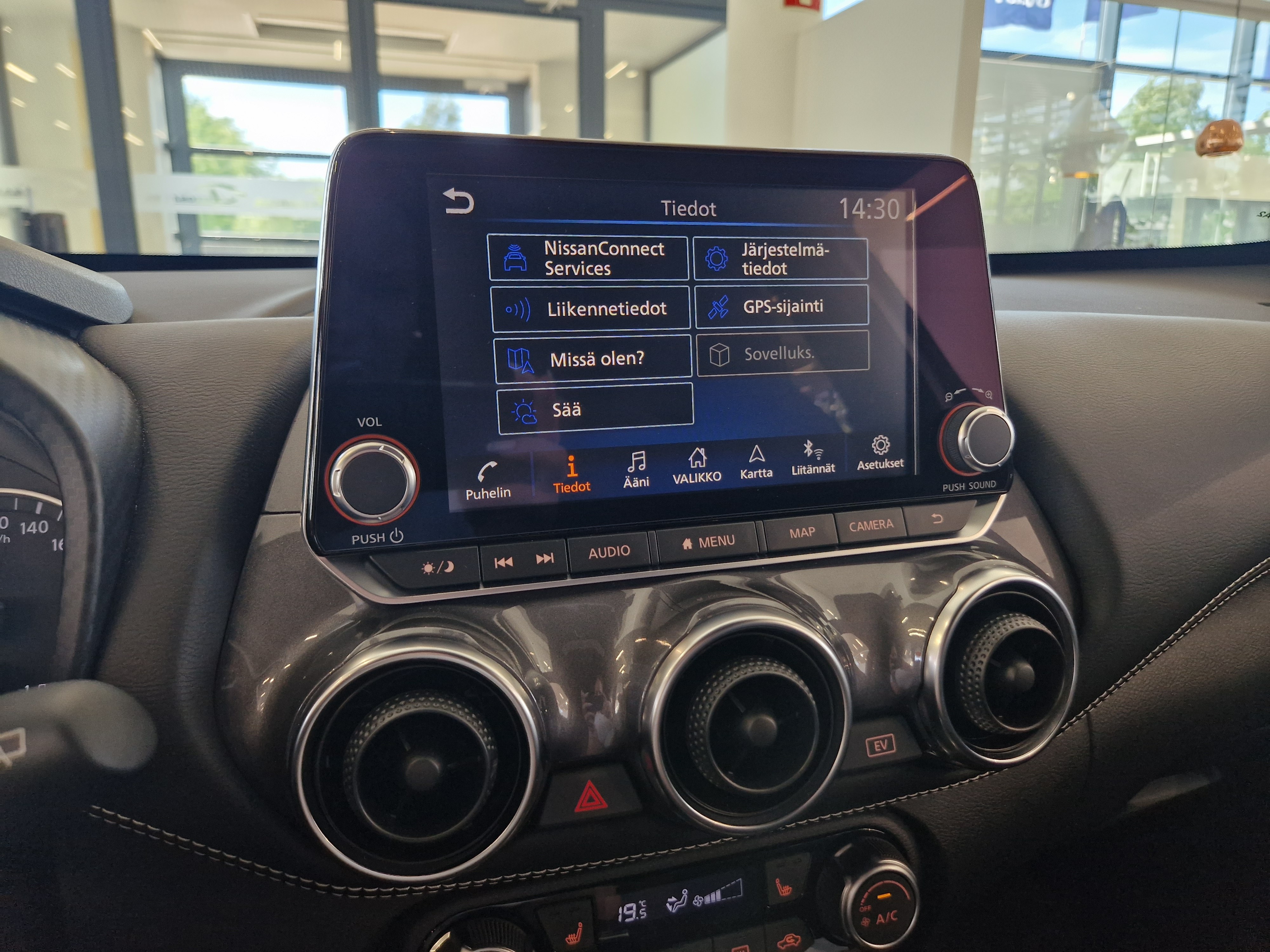 Nissan JUKE DIG-T 143HP 4AMT N-CONNECTA NAVI HEV HSW TAKUU