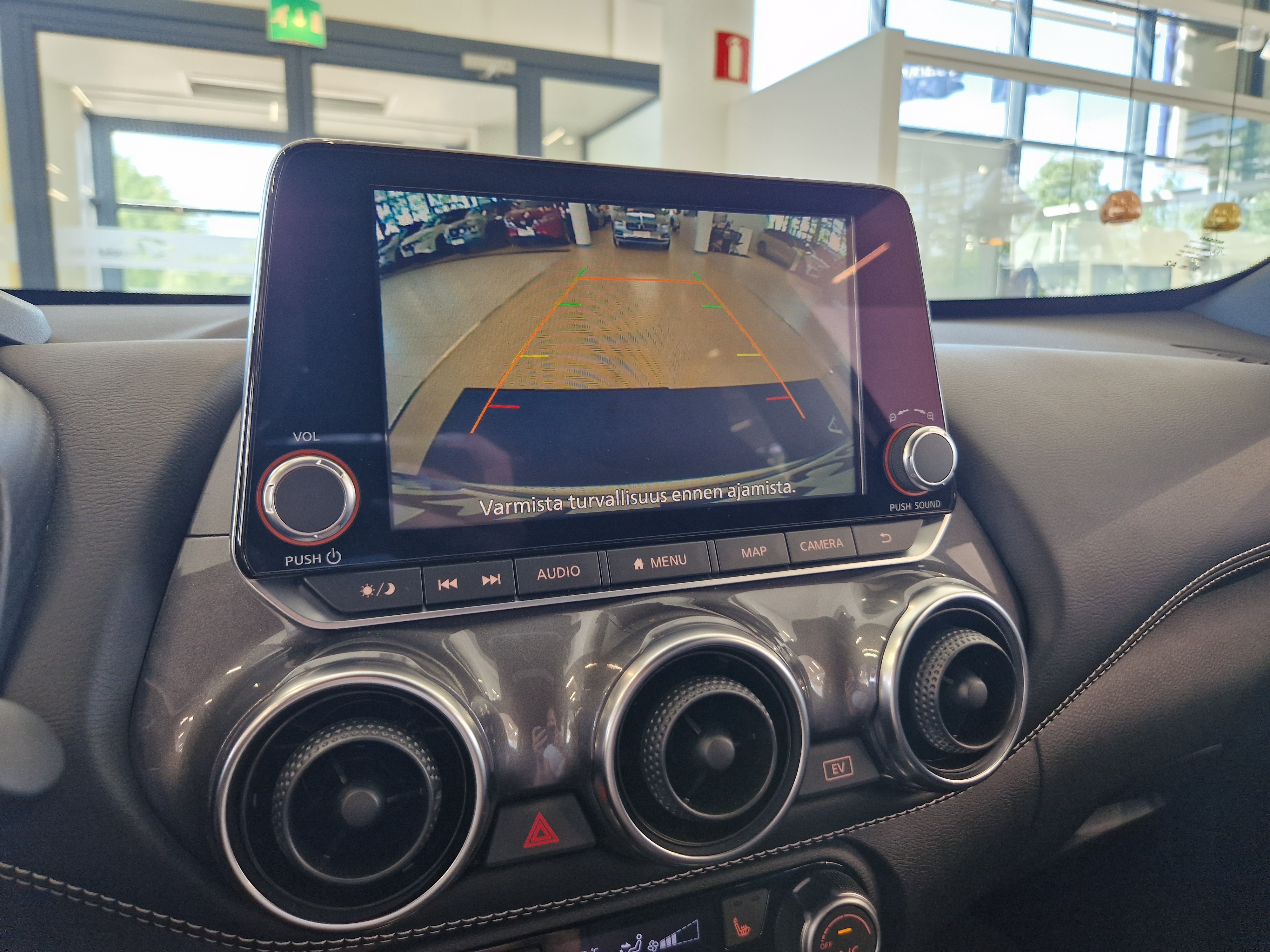 Nissan JUKE DIG-T 143HP 4AMT N-CONNECTA NAVI HEV HSW TAKUU