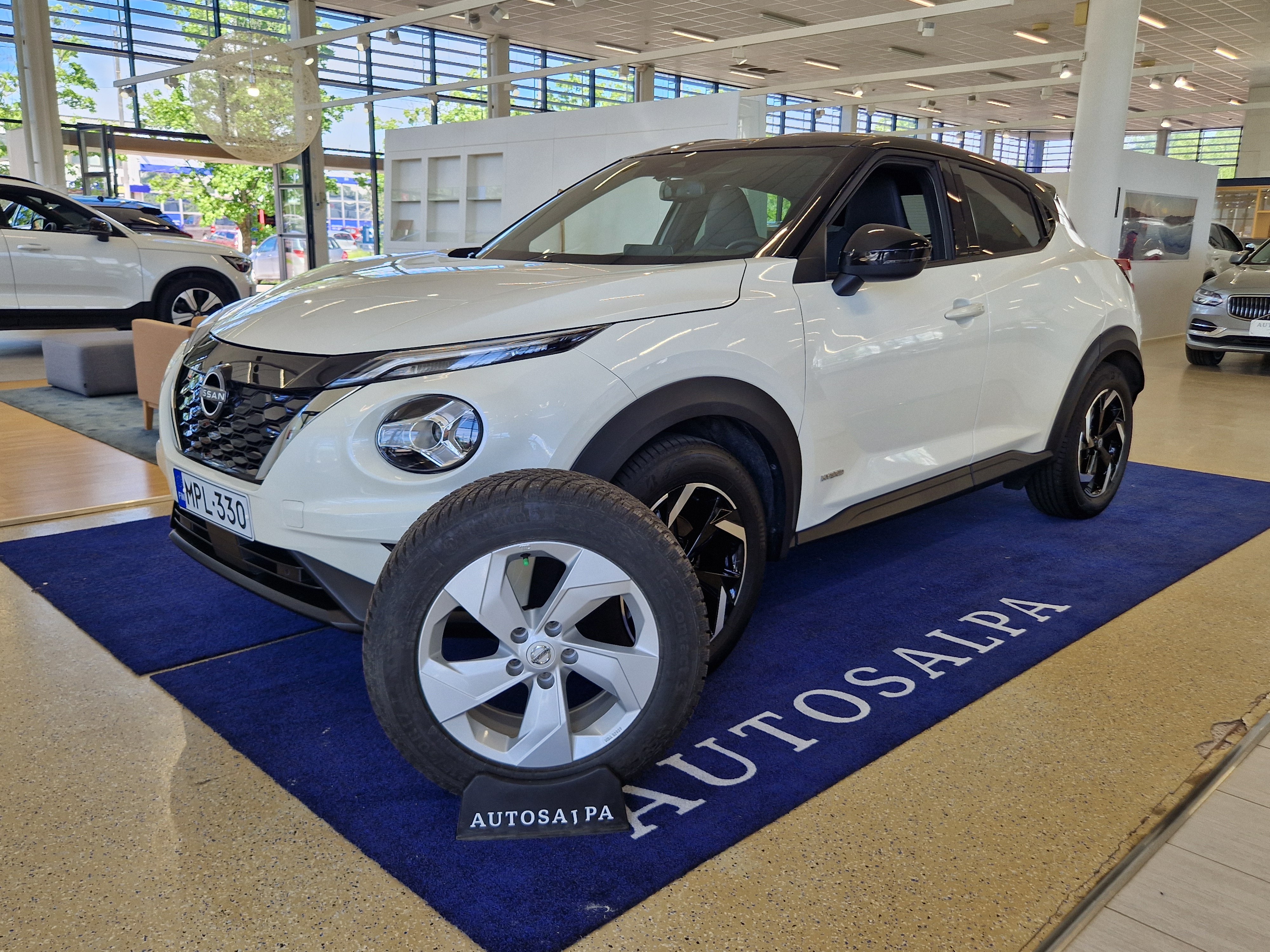 Nissan JUKE DIG-T 143HP 4AMT N-CONNECTA NAVI HEV HSW TAKUU