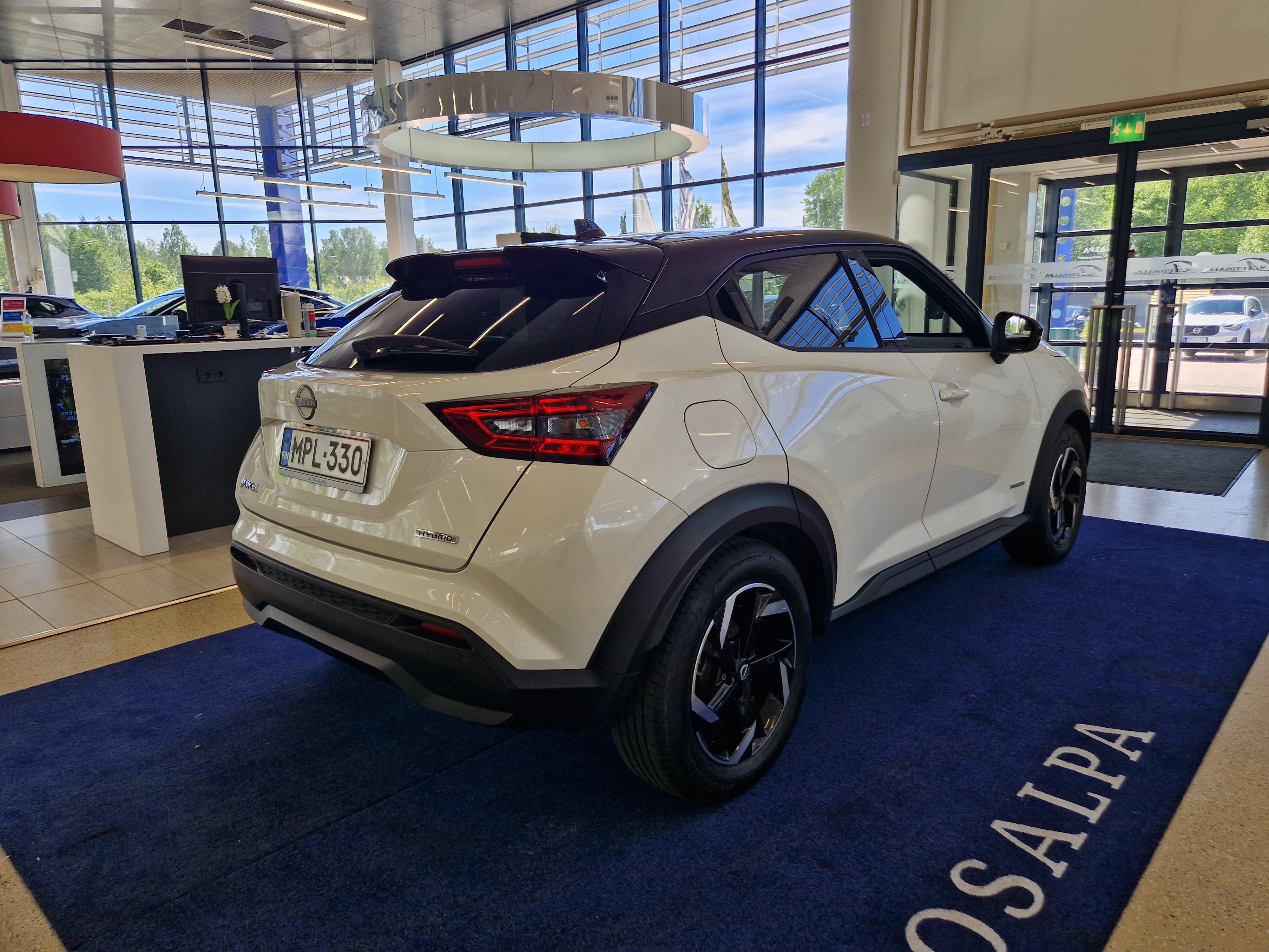 Nissan JUKE DIG-T 143HP 4AMT N-CONNECTA NAVI HEV HSW TAKUU