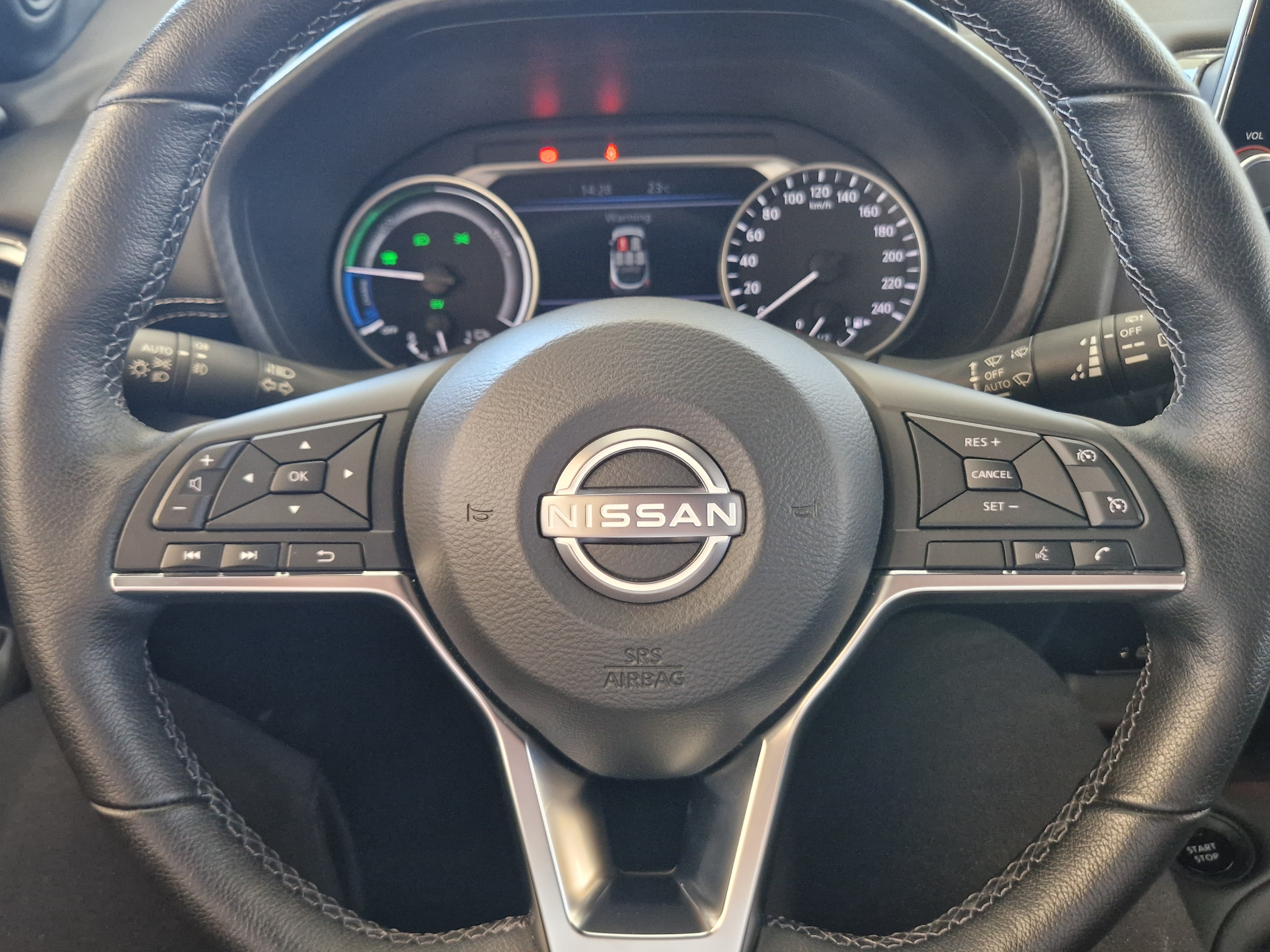 Nissan JUKE DIG-T 143HP 4AMT N-CONNECTA NAVI HEV HSW TAKUU