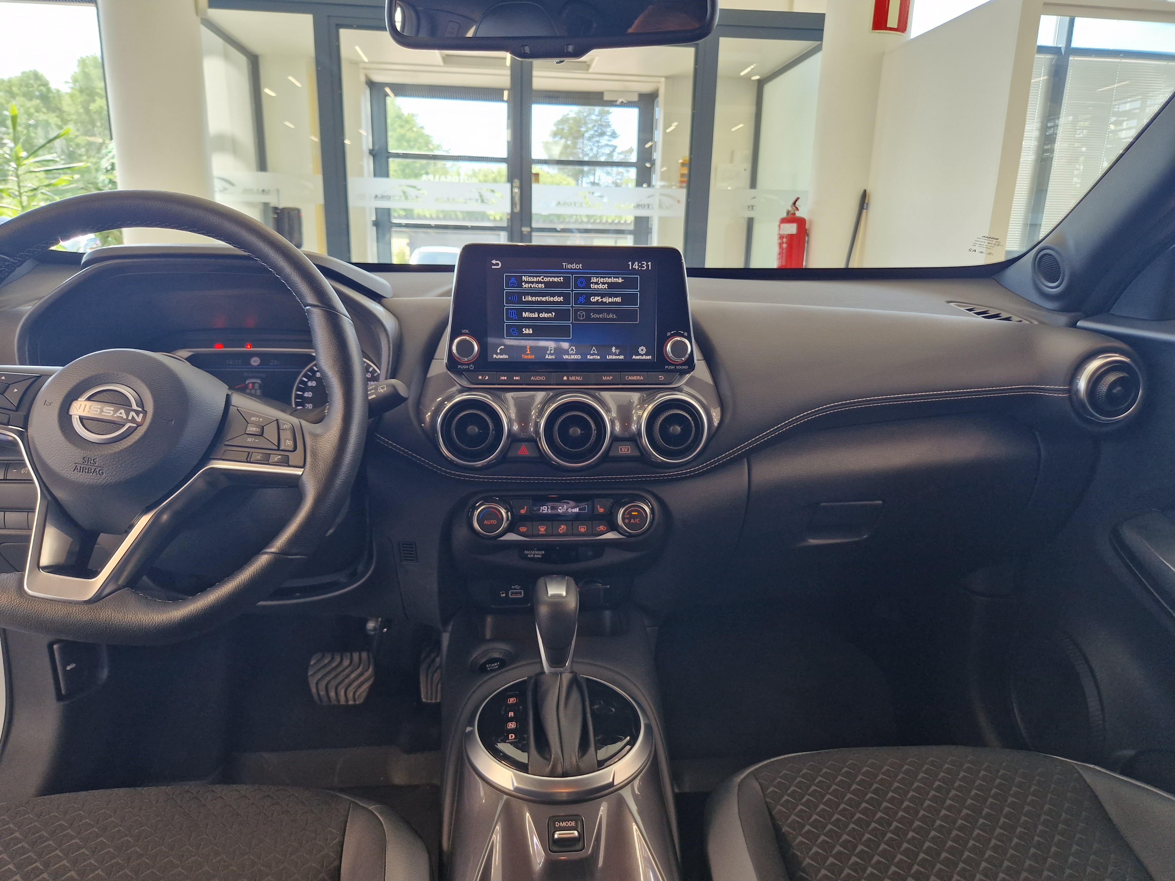 Nissan JUKE DIG-T 143HP 4AMT N-CONNECTA NAVI HEV HSW TAKUU