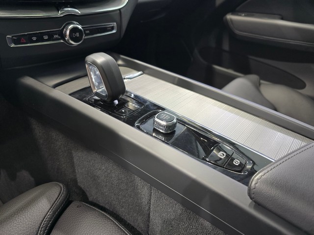 Volvo XC60 T6 AWD LONG RANGE PLUS DARK AUT