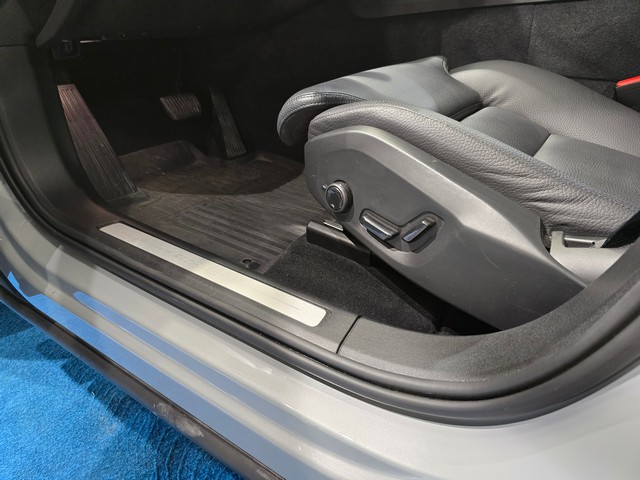Volvo XC60 T6 AWD LONG RANGE PLUS DARK AUT