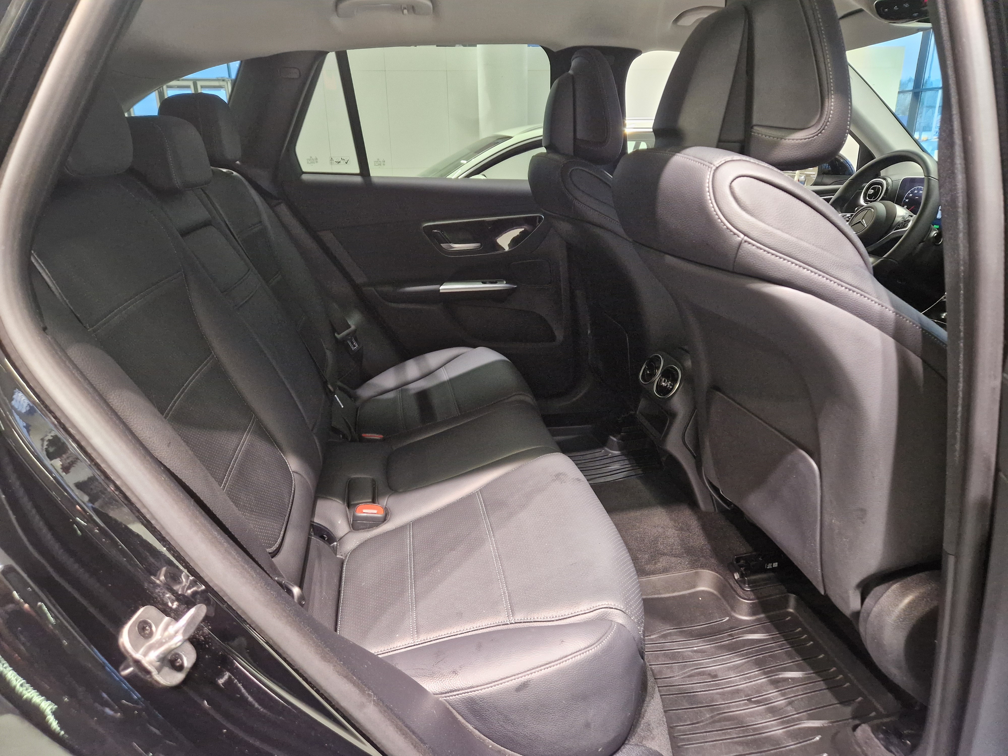 Mercedes-benz GLC 300 E 4MATIC A TAKUU 24KK/40TKM