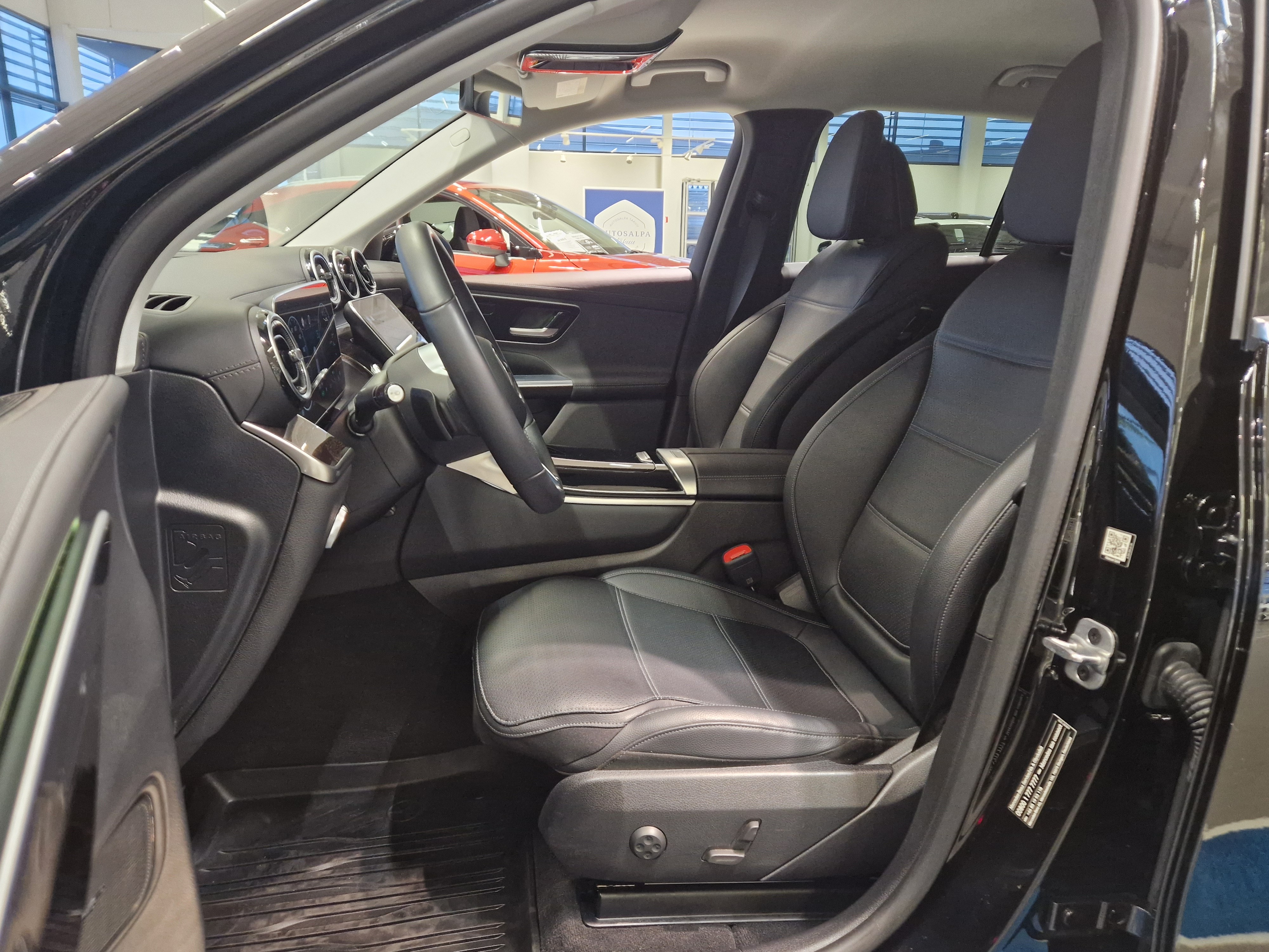 Mercedes-benz GLC 300 E 4MATIC A TAKUU 24KK/40TKM