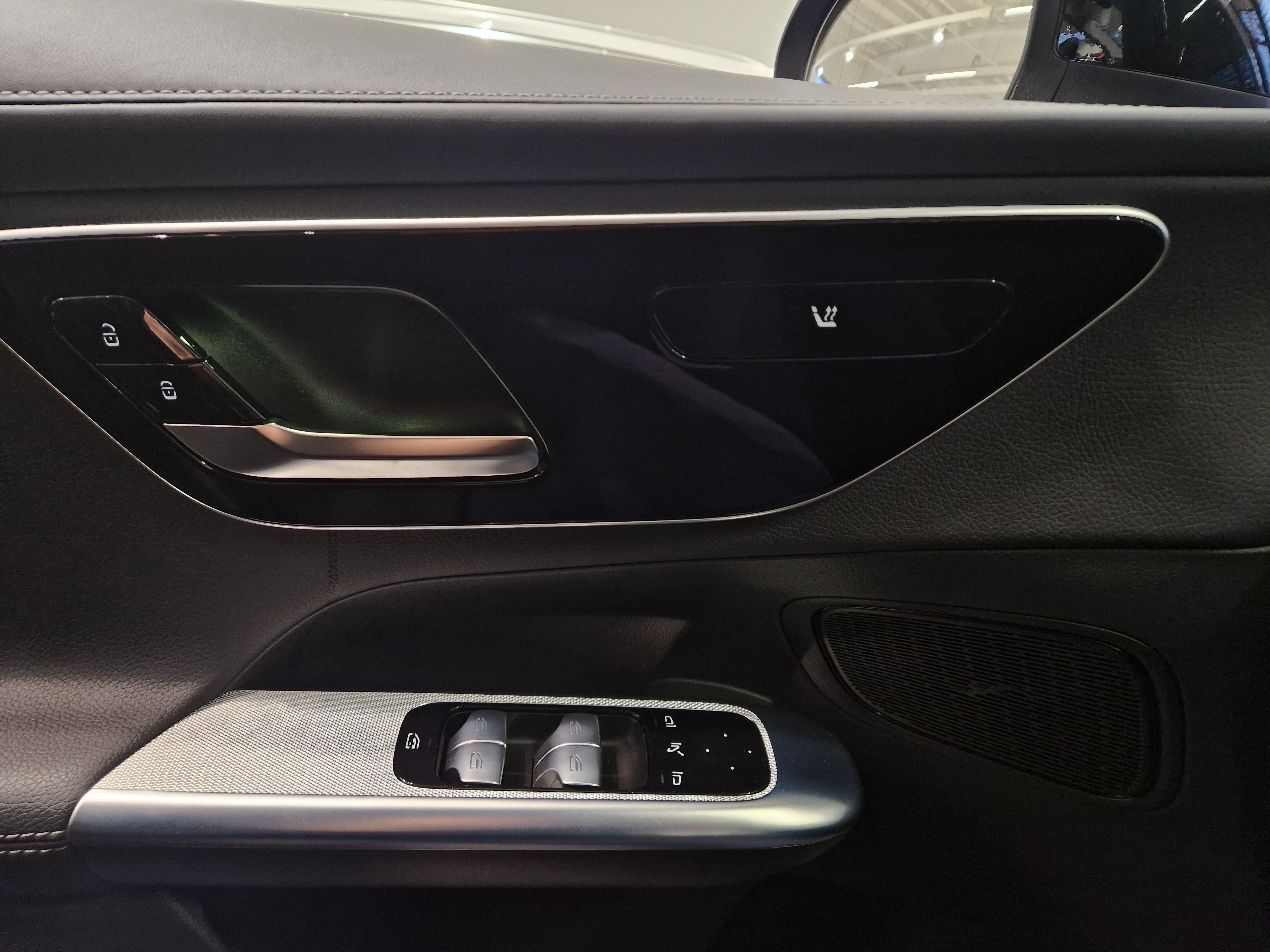 Mercedes-benz GLC 300 E 4MATIC A TAKUU 24KK/40TKM