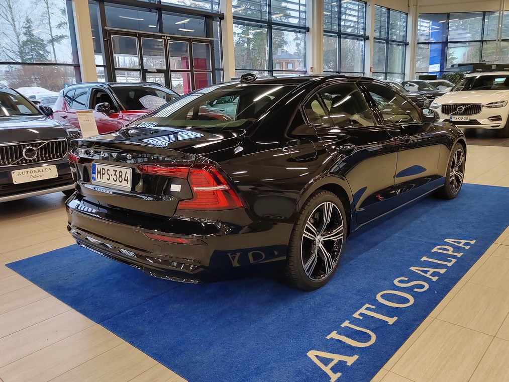Volvo S60 T8 AWD LONG RANGE SPORT EDITION.