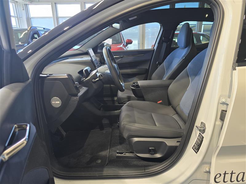 Volvo EX30 Single Extended Range Ultra. 2025, kuva 6/18