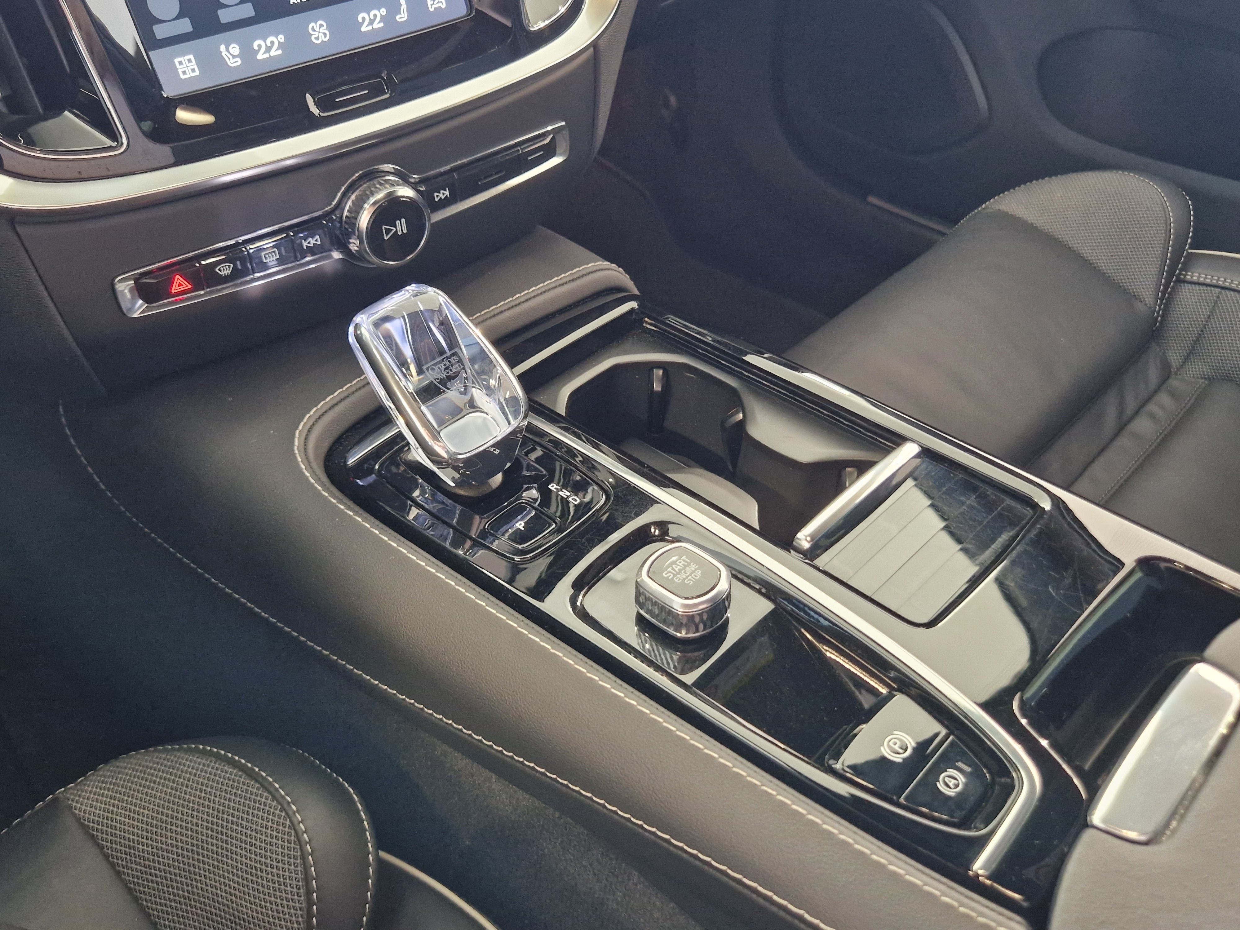Volvo V60 T6 AWD LONG RANGE LIMITED EDITION DARK