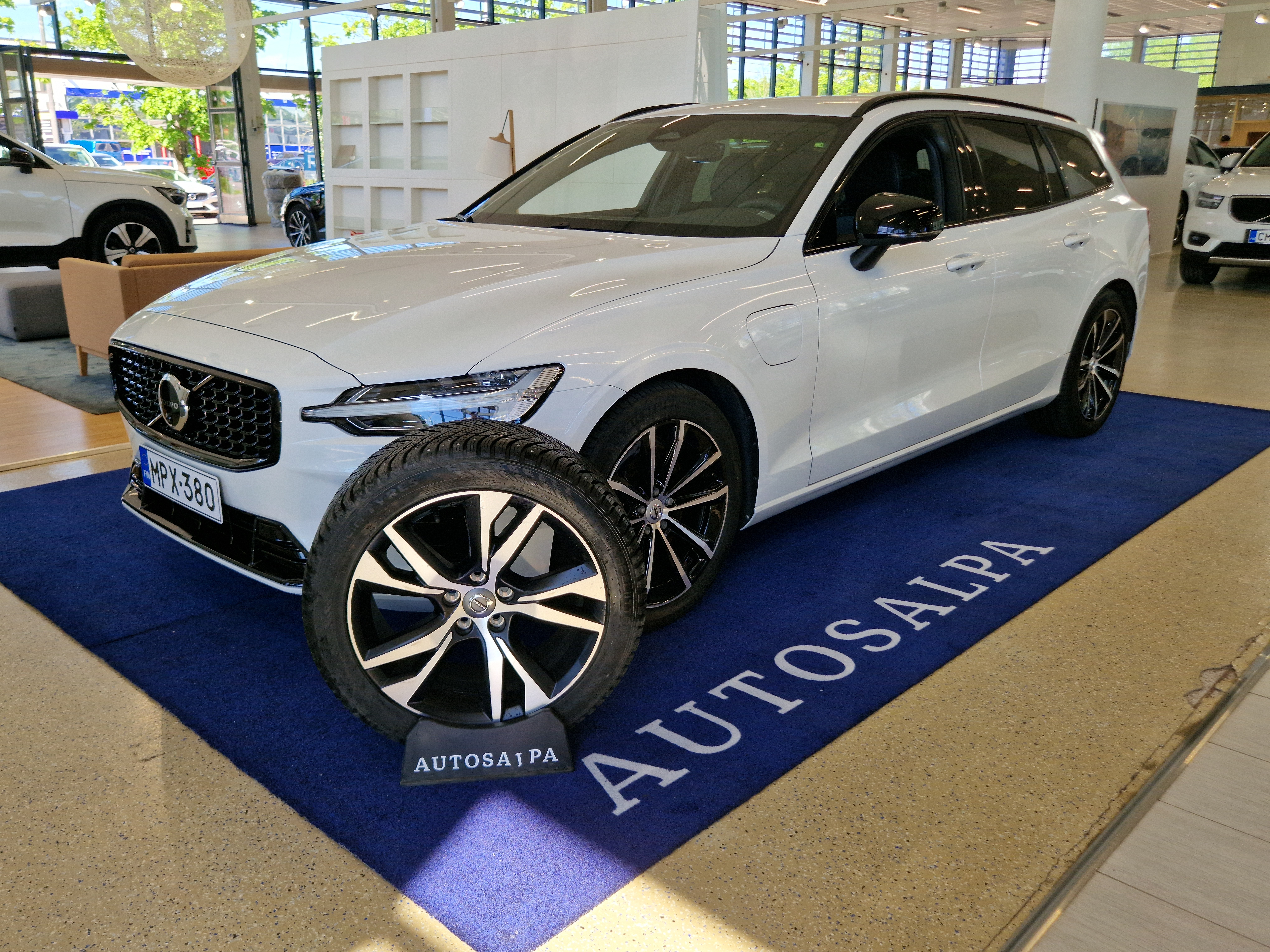 Volvo V60 T6 AWD LONG RANGE LIMITED EDITION DARK