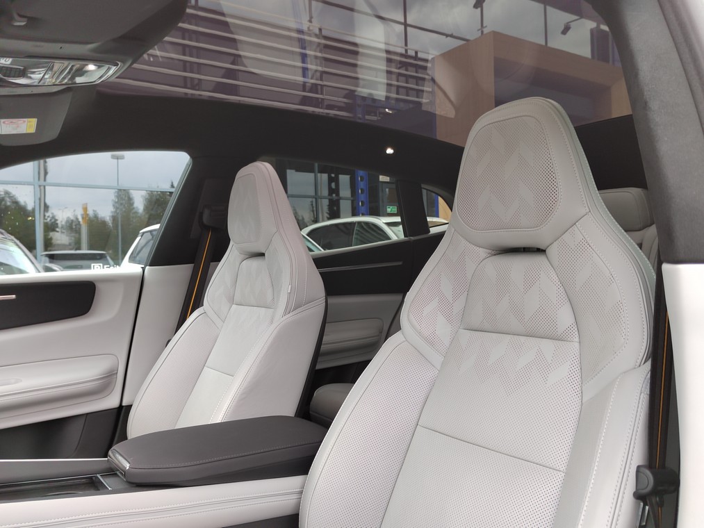 Polestar 4 LONG RANGE DUAL MOTOR PLUS