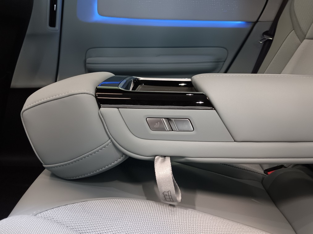 Polestar 4 LONG RANGE DUAL MOTOR PLUS TAKUU 24KK/40TKM