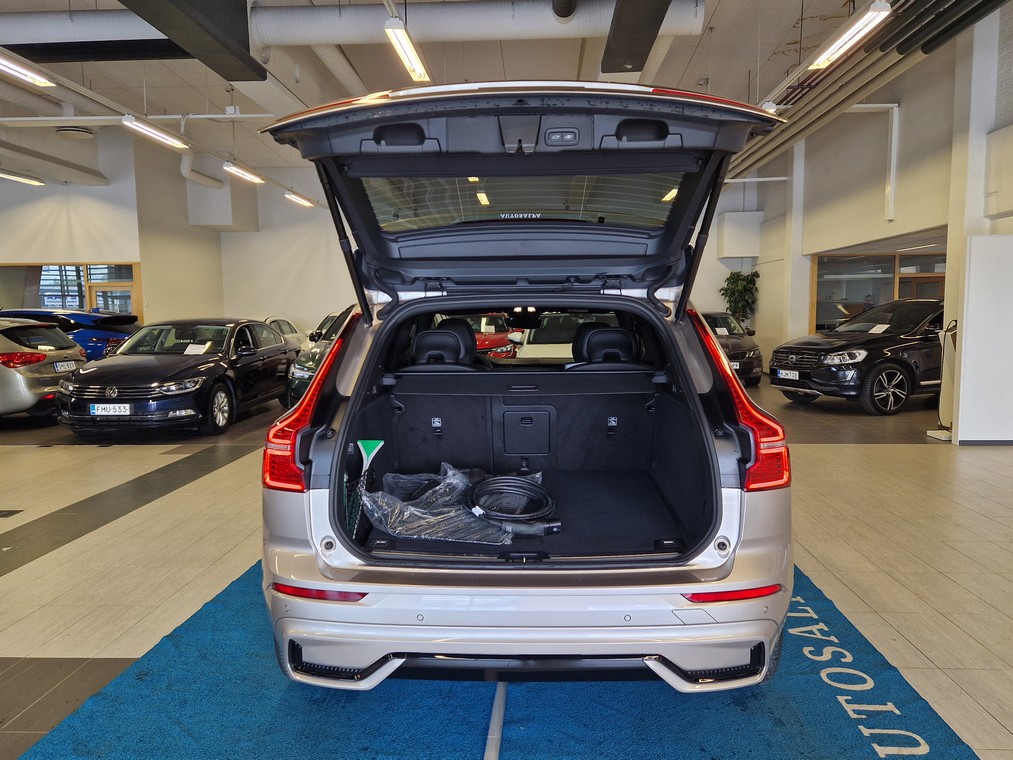 Volvo XC60 T8 AWD LONG RANGE ULTRA DARK TAKUU 24KK/40TKM