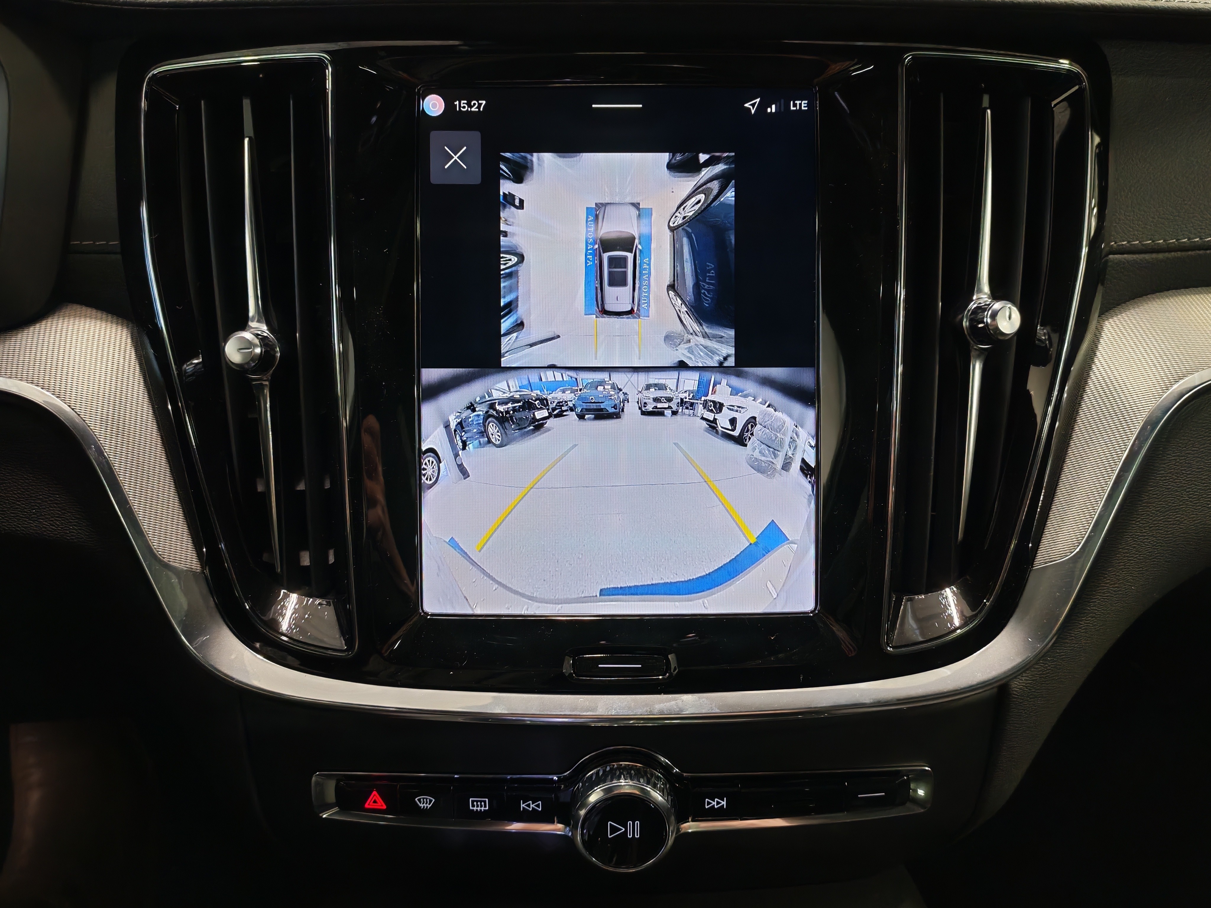 Volvo V60 T8 AWD LONG RANGE ULTRA DARK.