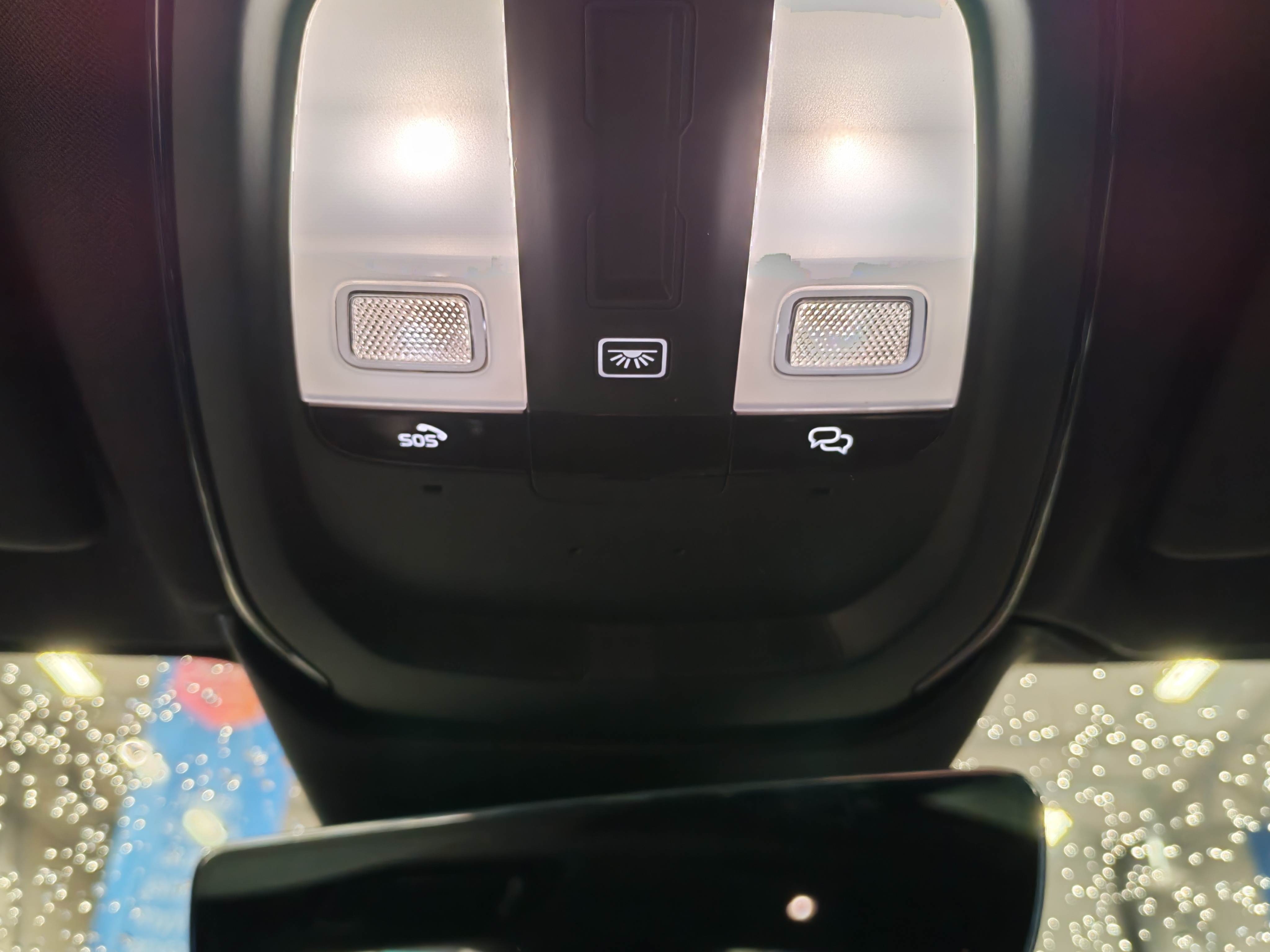 Volvo V60 T8 AWD LONG RANGE HIGH PERFORMANCE ULTRA DARK.