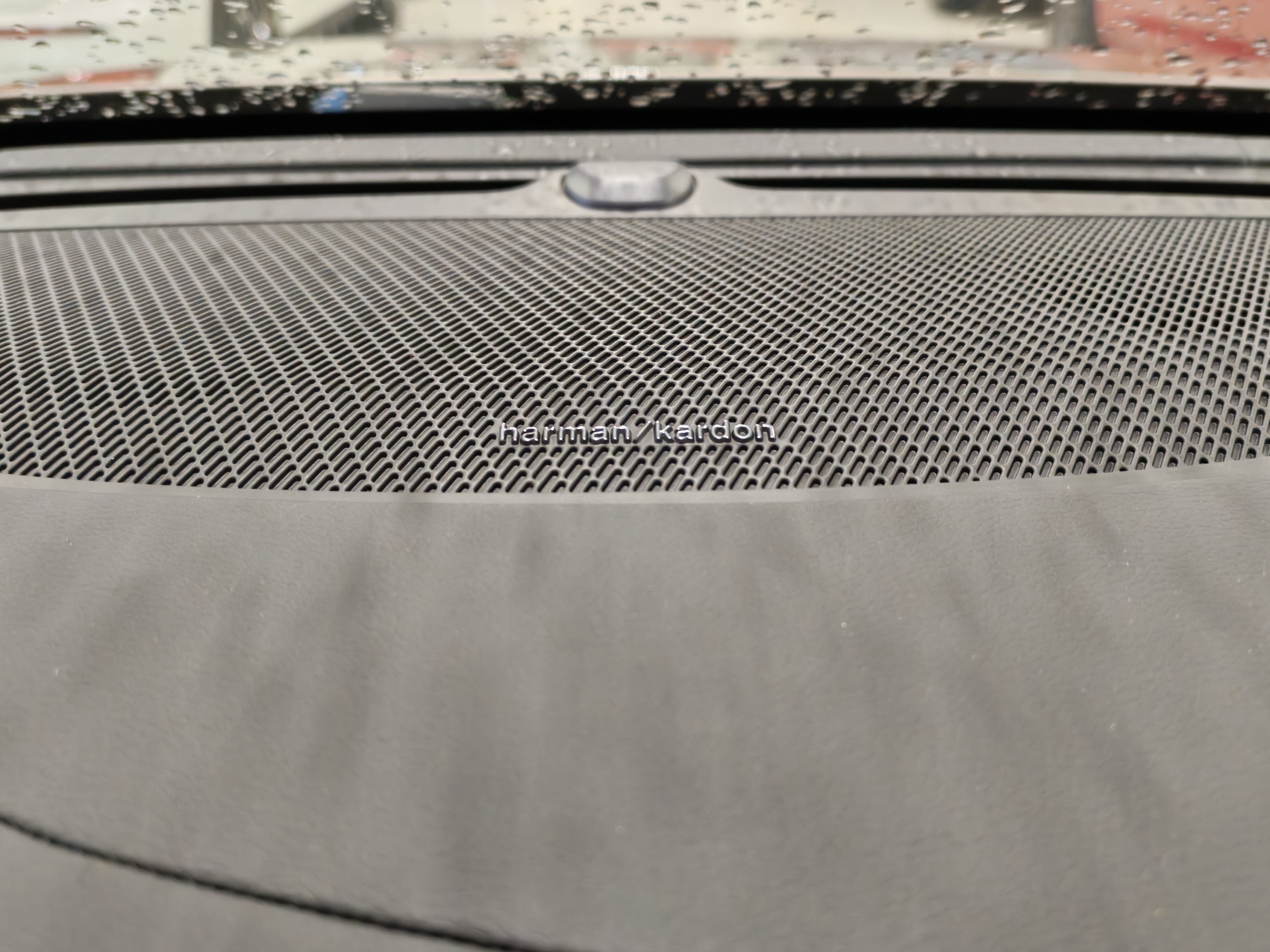 Volvo V60 T8 AWD LONG RANGE HIGH PERFORMANCE ULTRA DARK.