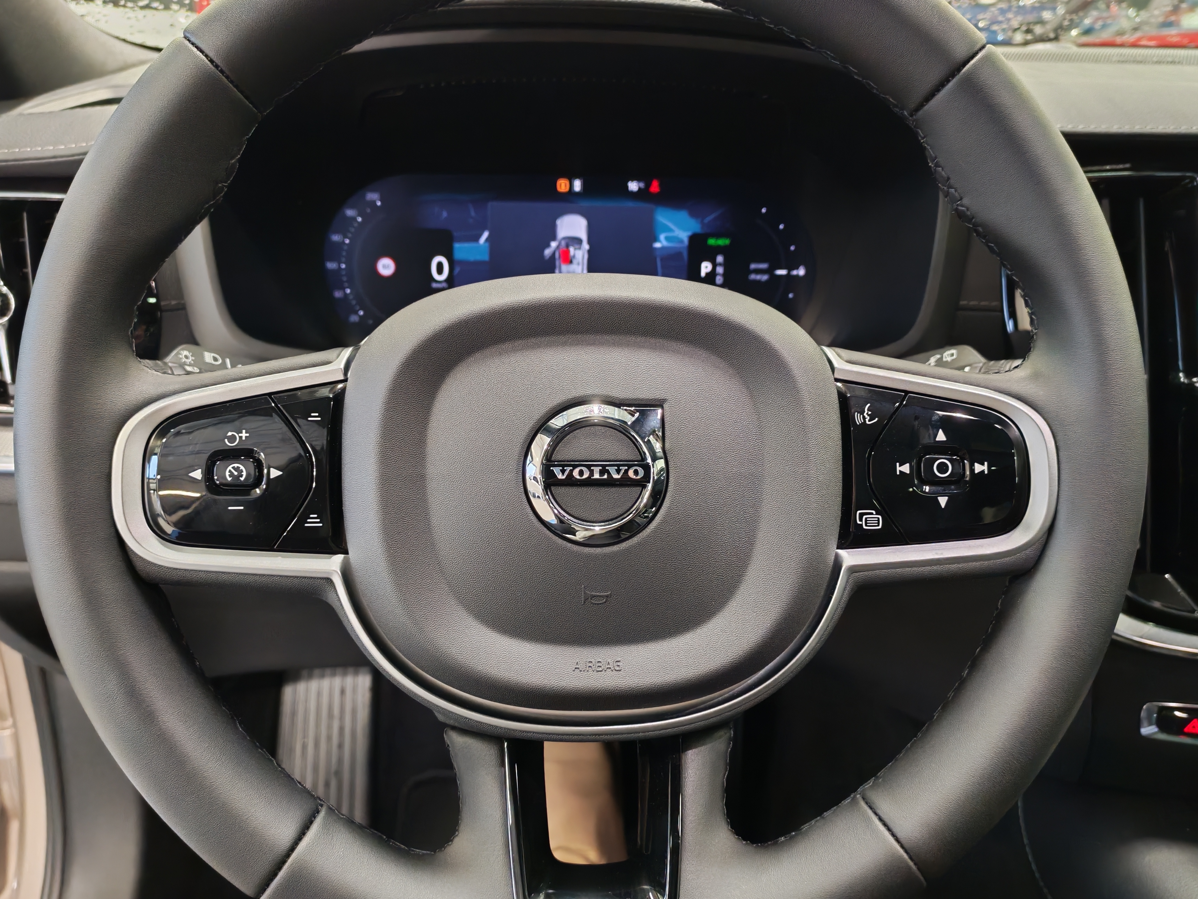 Volvo V60 T8 AWD LONG RANGE HIGH PERFORMANCE ULTRA DARK.