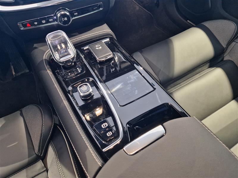 Volvo V60 T8 AWD LONG RANGE HIGH PERFORMANCE ULTRA DARK