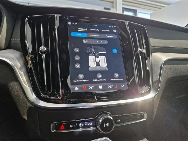 Volvo V60 T8 AWD LONG RANGE HIGH PERFORMANCE ULTRA DARK