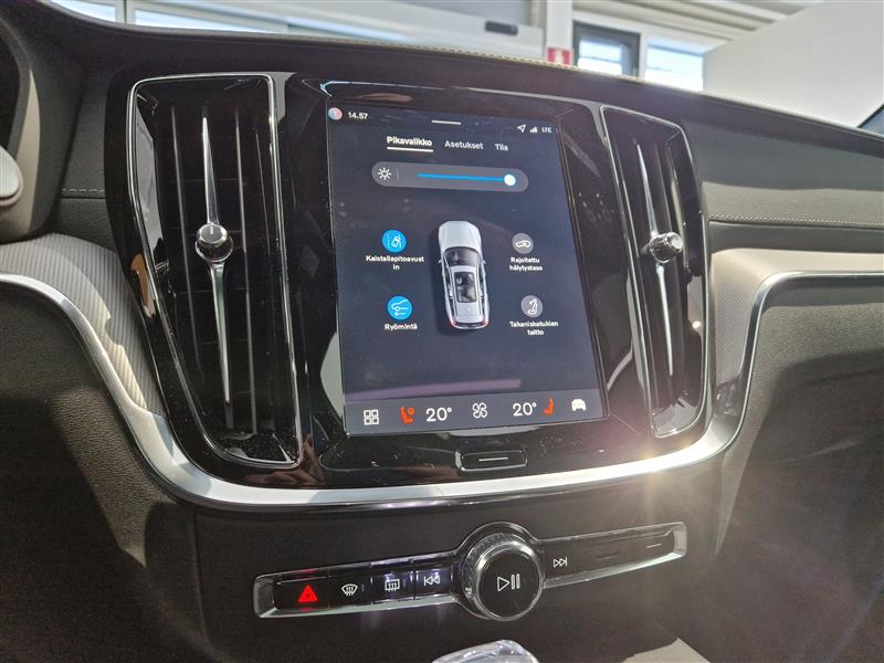 Volvo V60 T8 AWD LONG RANGE HIGH PERFORMANCE ULTRA DARK