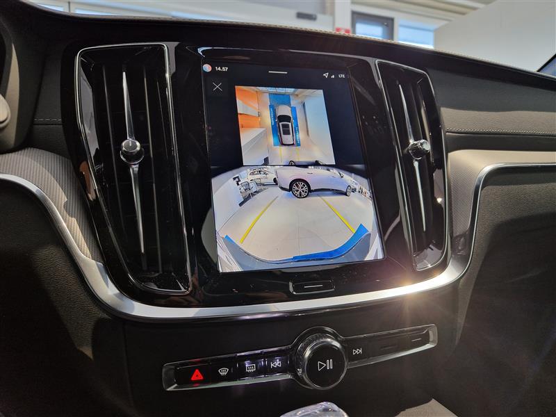 Volvo V60 T8 AWD LONG RANGE HIGH PERFORMANCE ULTRA DARK